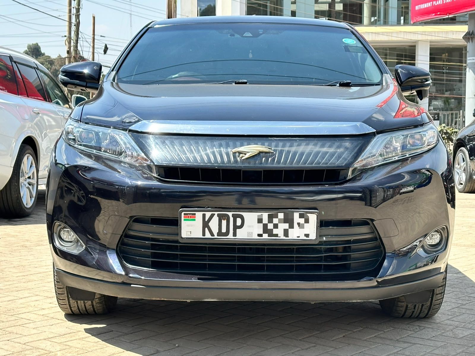2016 Toyota Harrier thumbnail 3