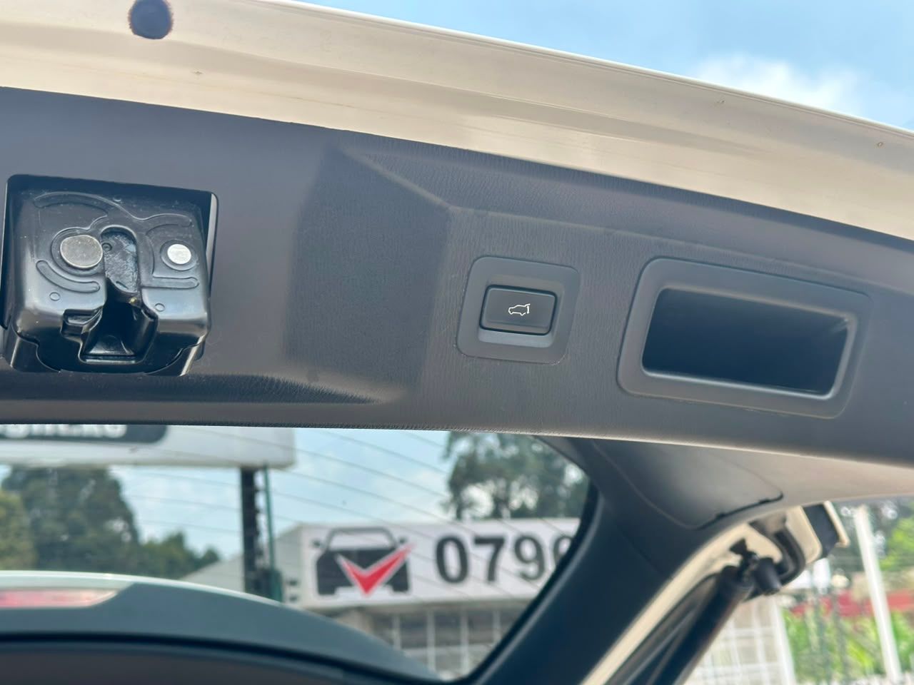 2018 Mazda CX8 thumbnail 12
