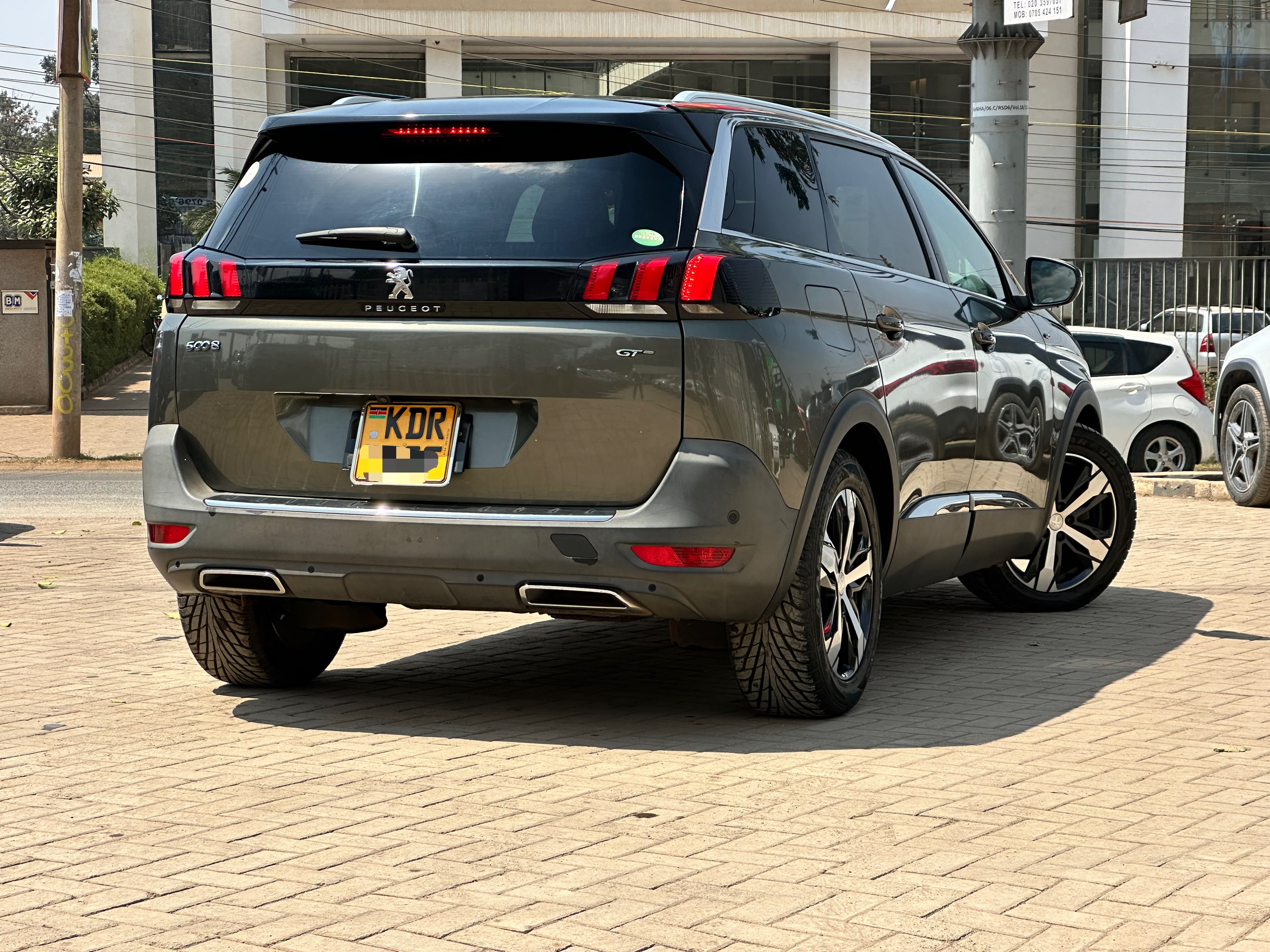 2017 Peugeot 5008 thumbnail 5