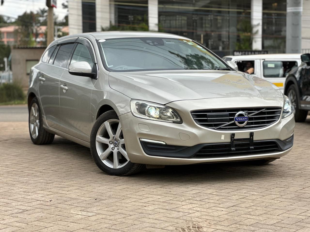2018 Volvo V60 D4 thumbnail 2