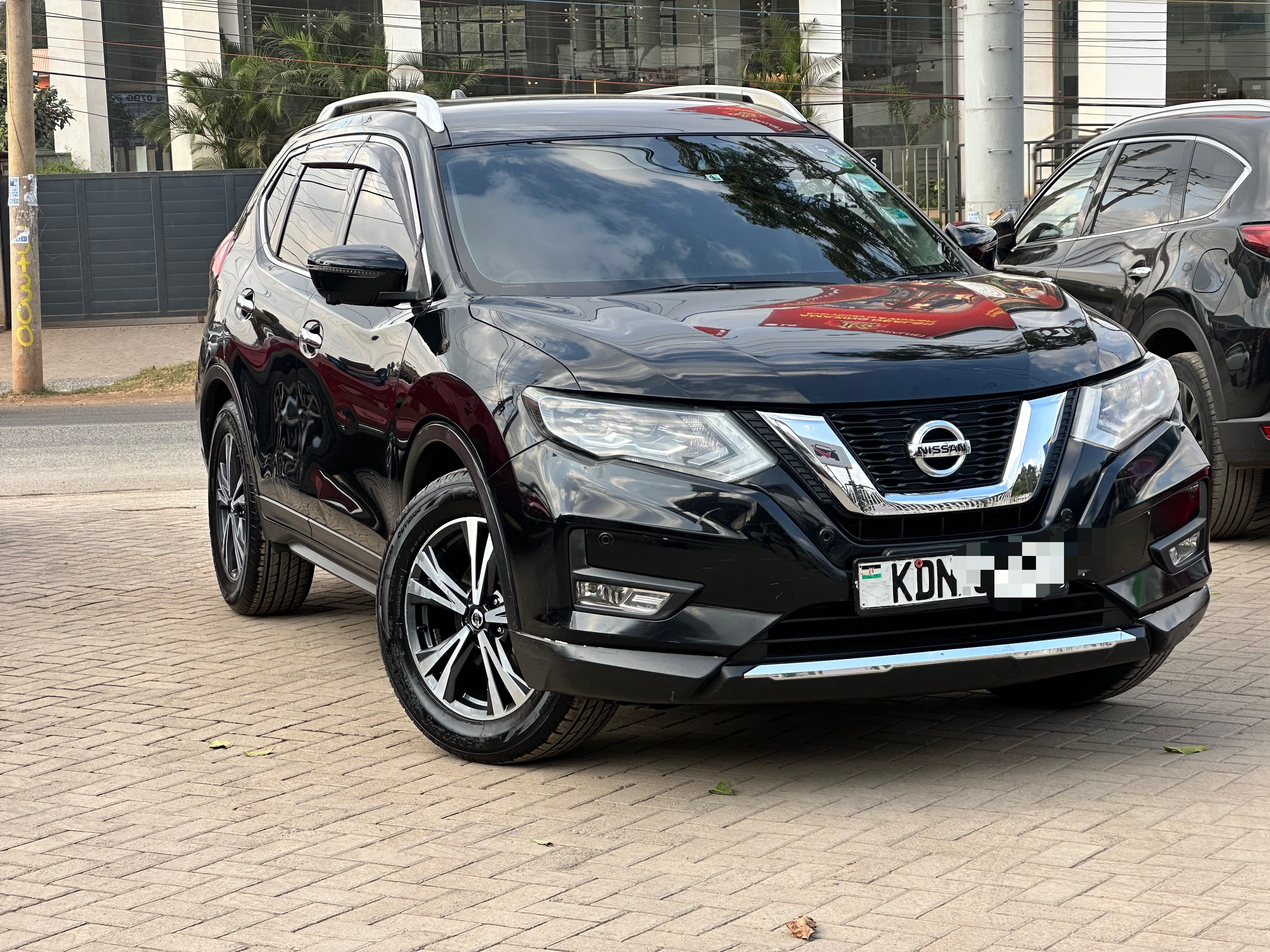 2018 Nissan Xtrail thumbnail 2