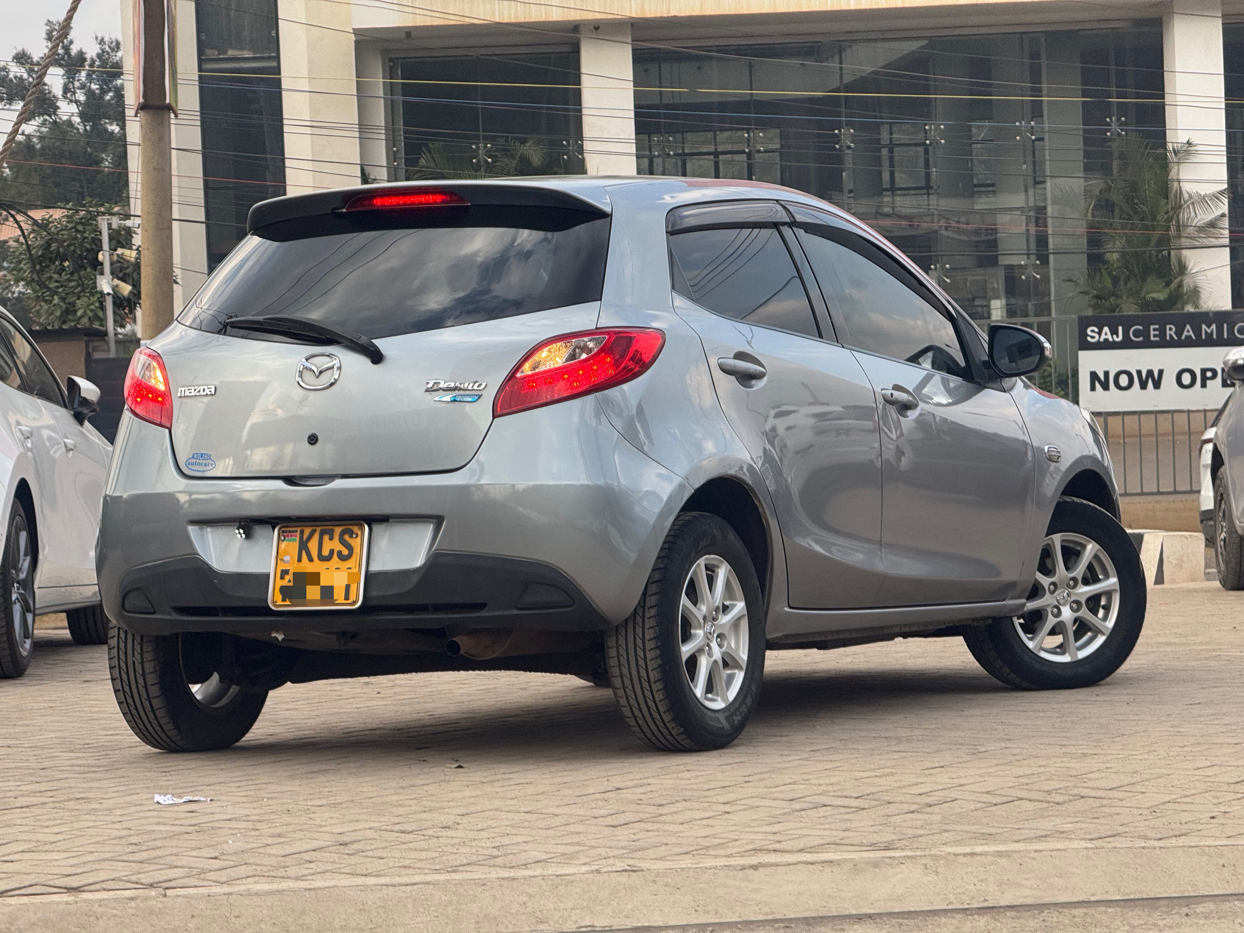 2011 Mazda Demio SKYACTIV thumbnail 5
