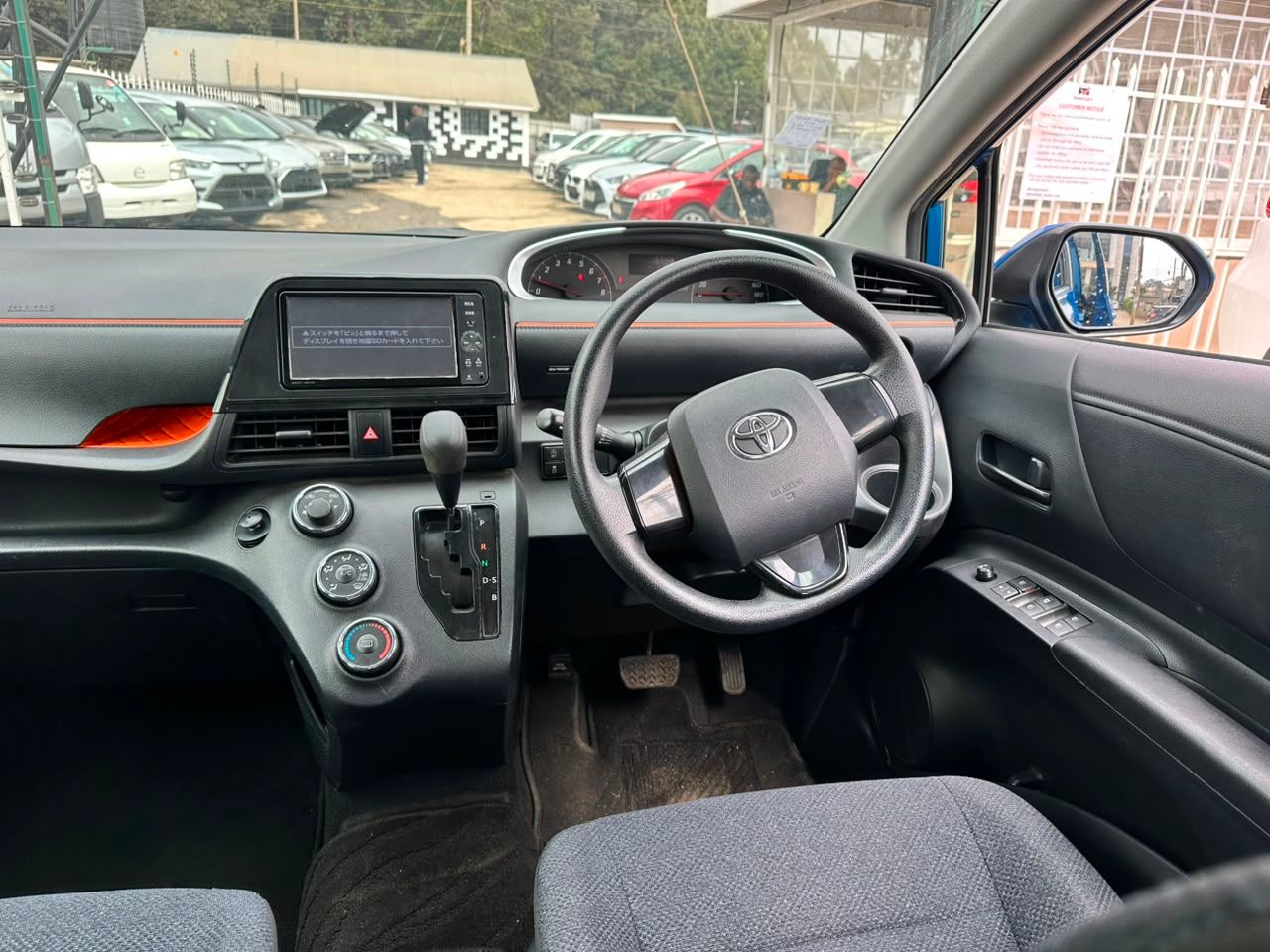 2018 Toyota Sienta Non Hybrid thumbnail 9