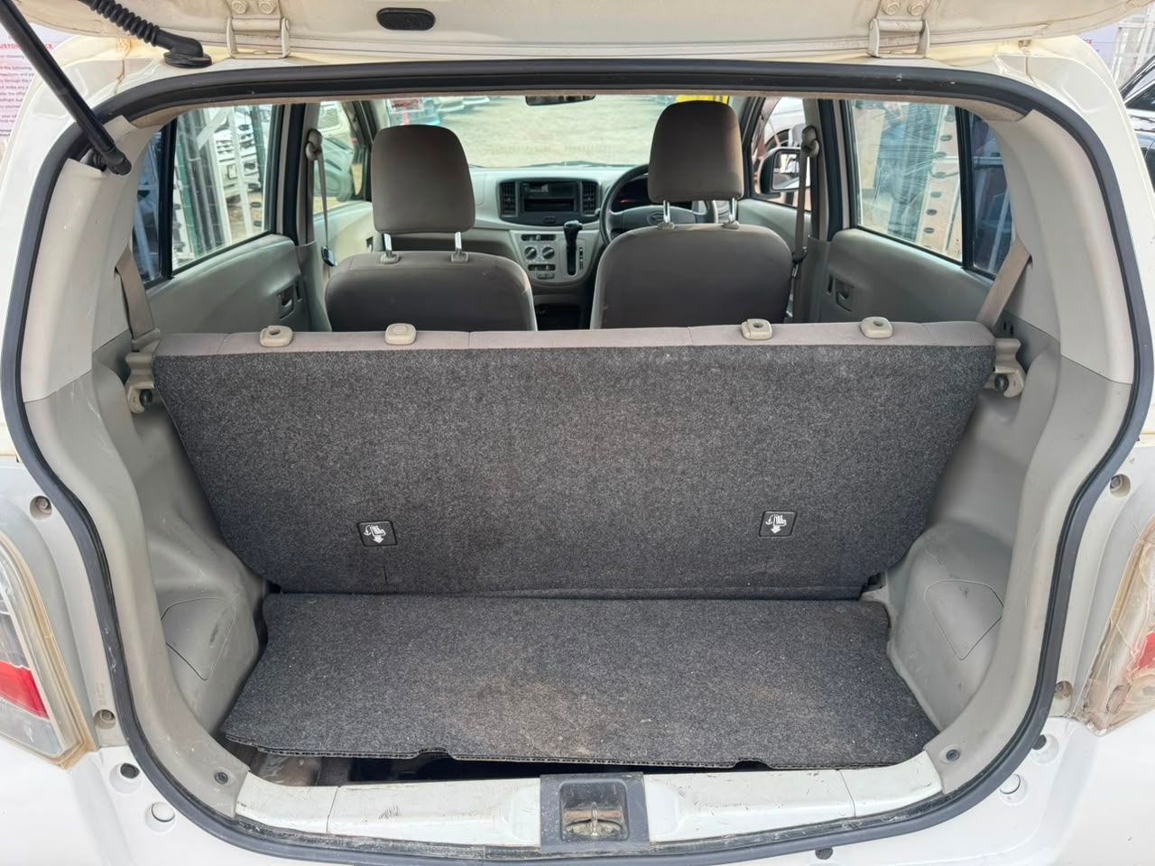 2016 Daihatsu Mira thumbnail 6