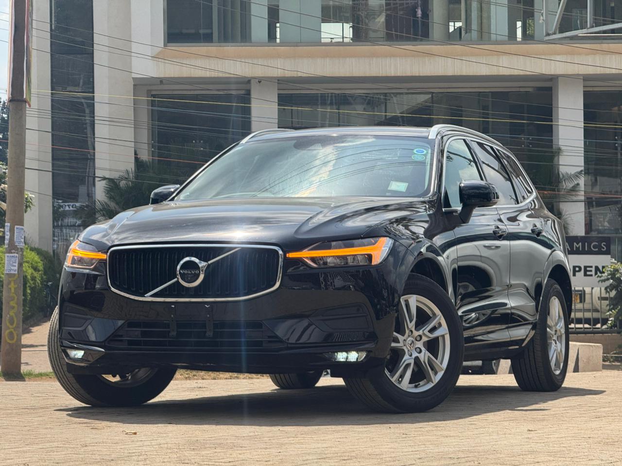 2019 Volvo XC60 D4 Momentum