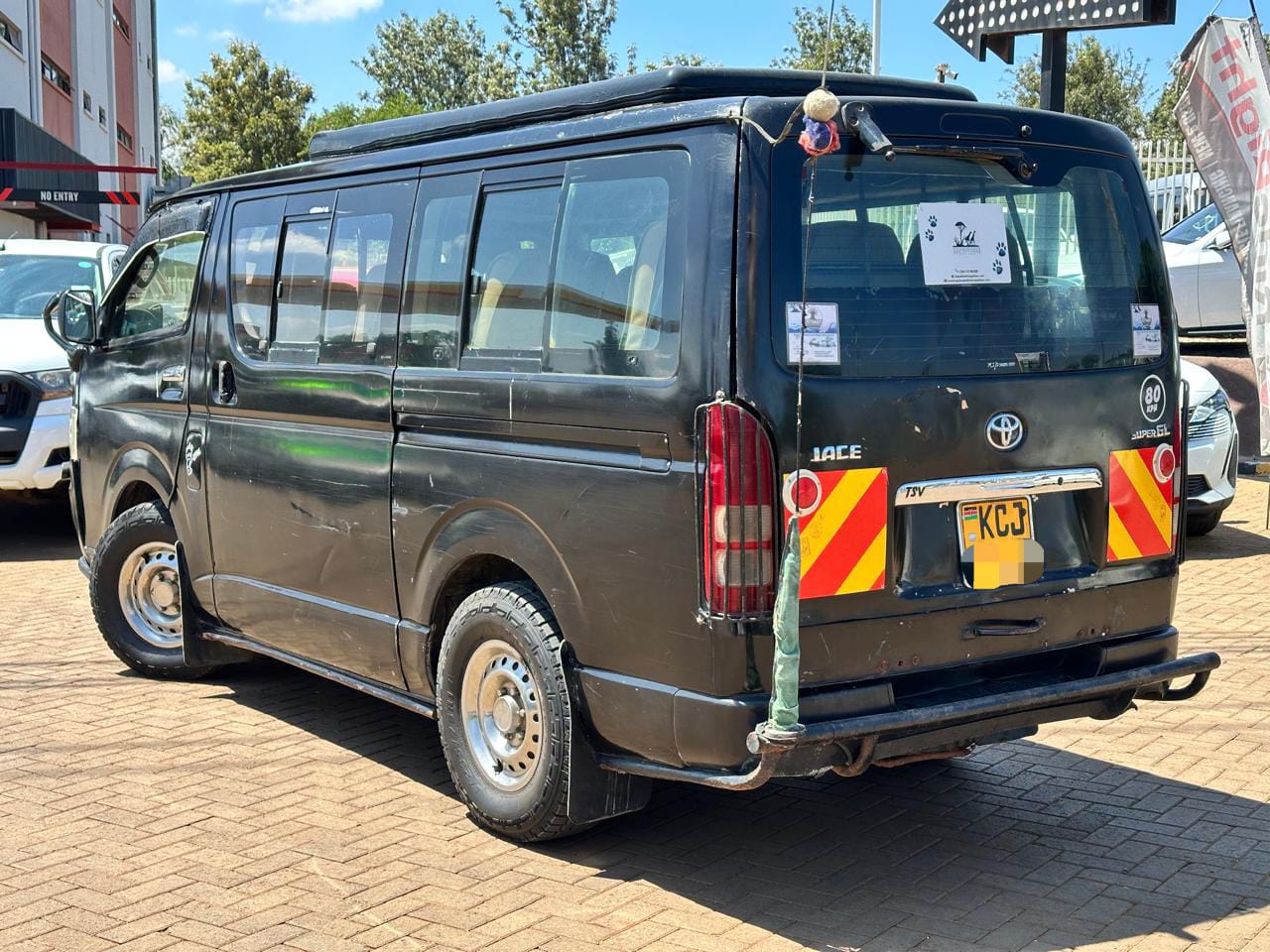 2009 Toyota Hiace Safari Van thumbnail 6