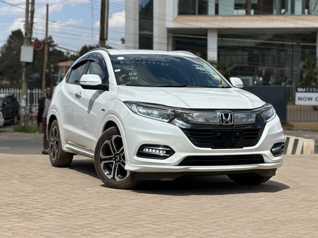 2019 Honda Vezel Hybrid - view 2