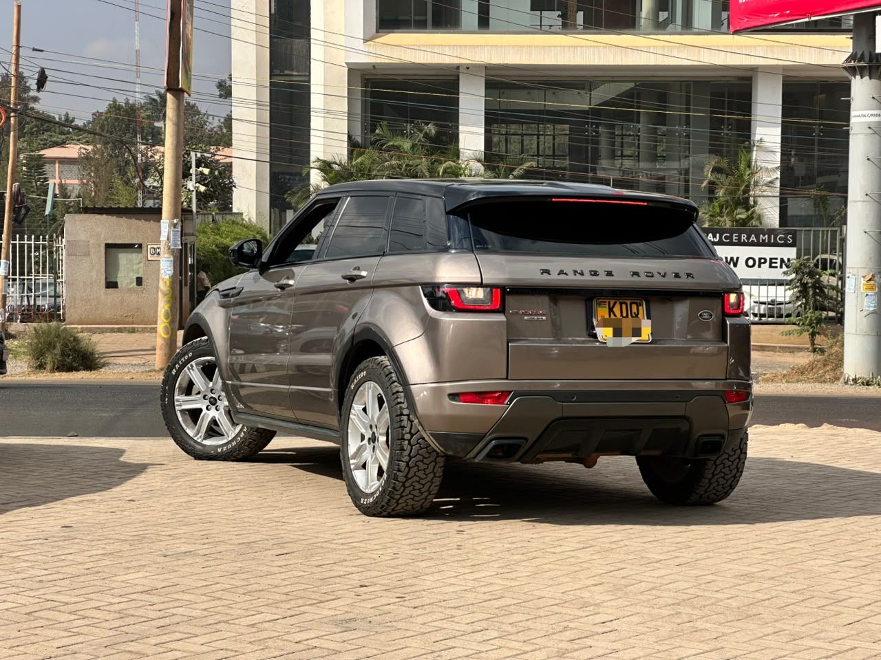 2017 Range Rover Evoque thumbnail 4