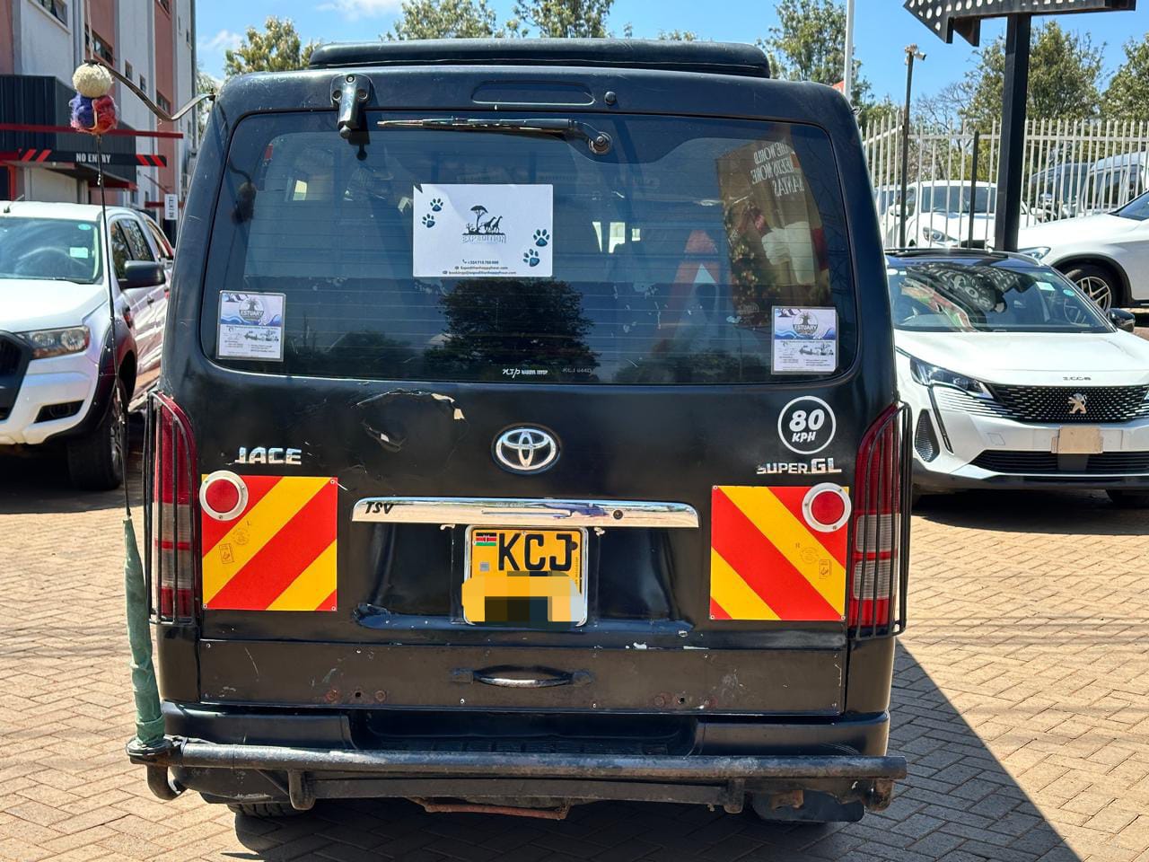 2009 Toyota Hiace Safari Van thumbnail 5