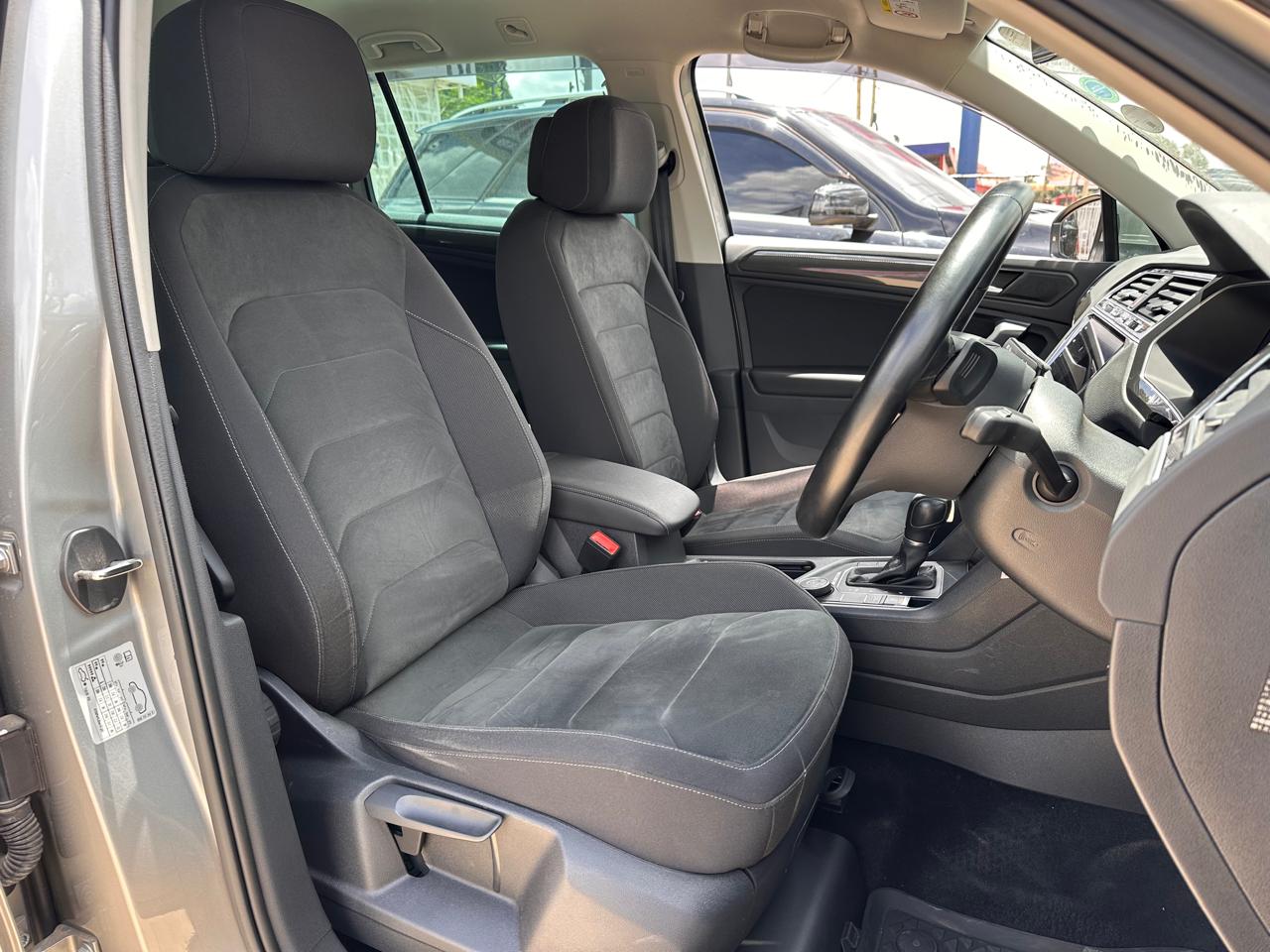 2018 Volkswagen Tiguan thumbnail 7
