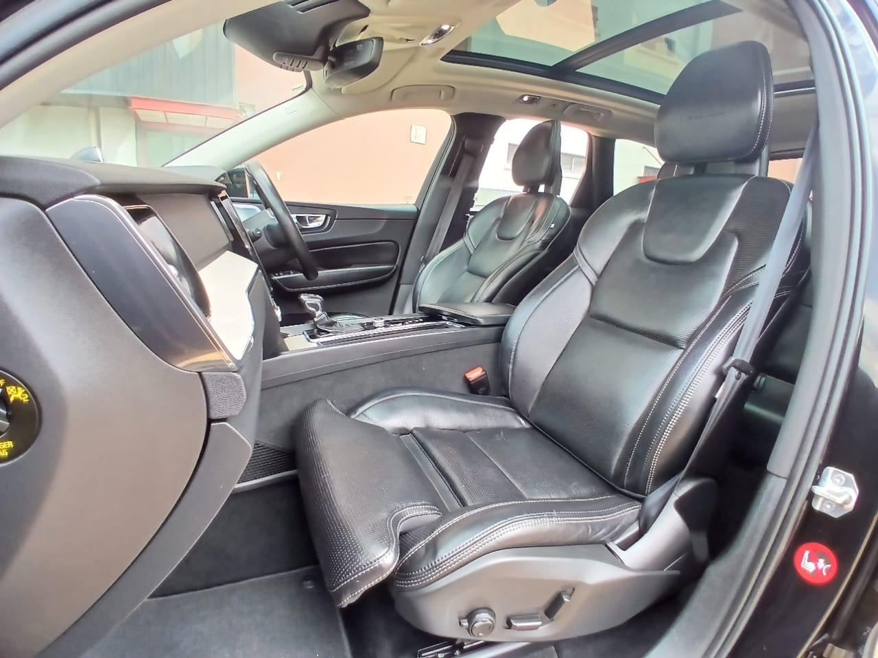 2018 Volvo XC60 D4 Inscription - view 3