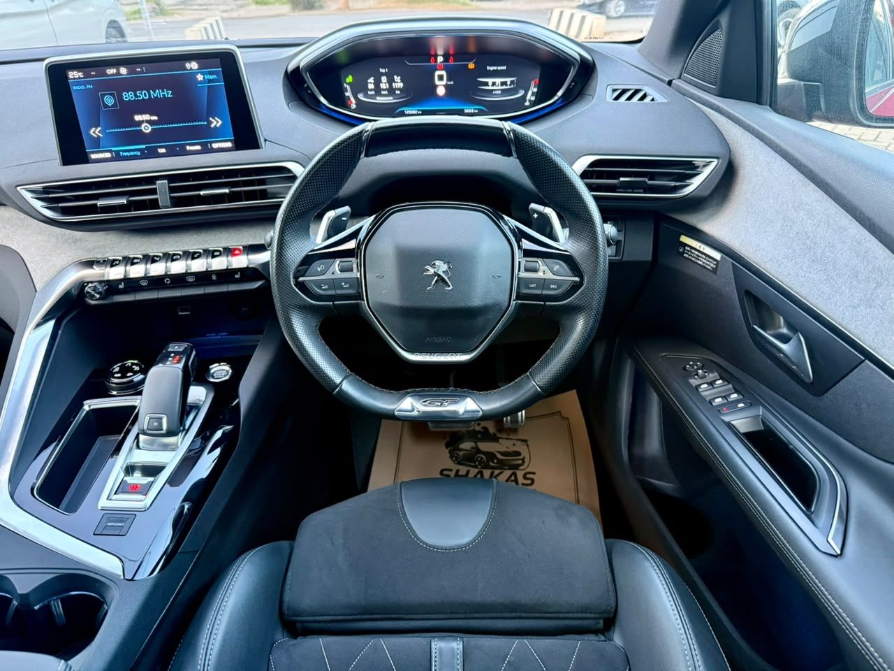 2019 Peugeot 3008 GT thumbnail 7