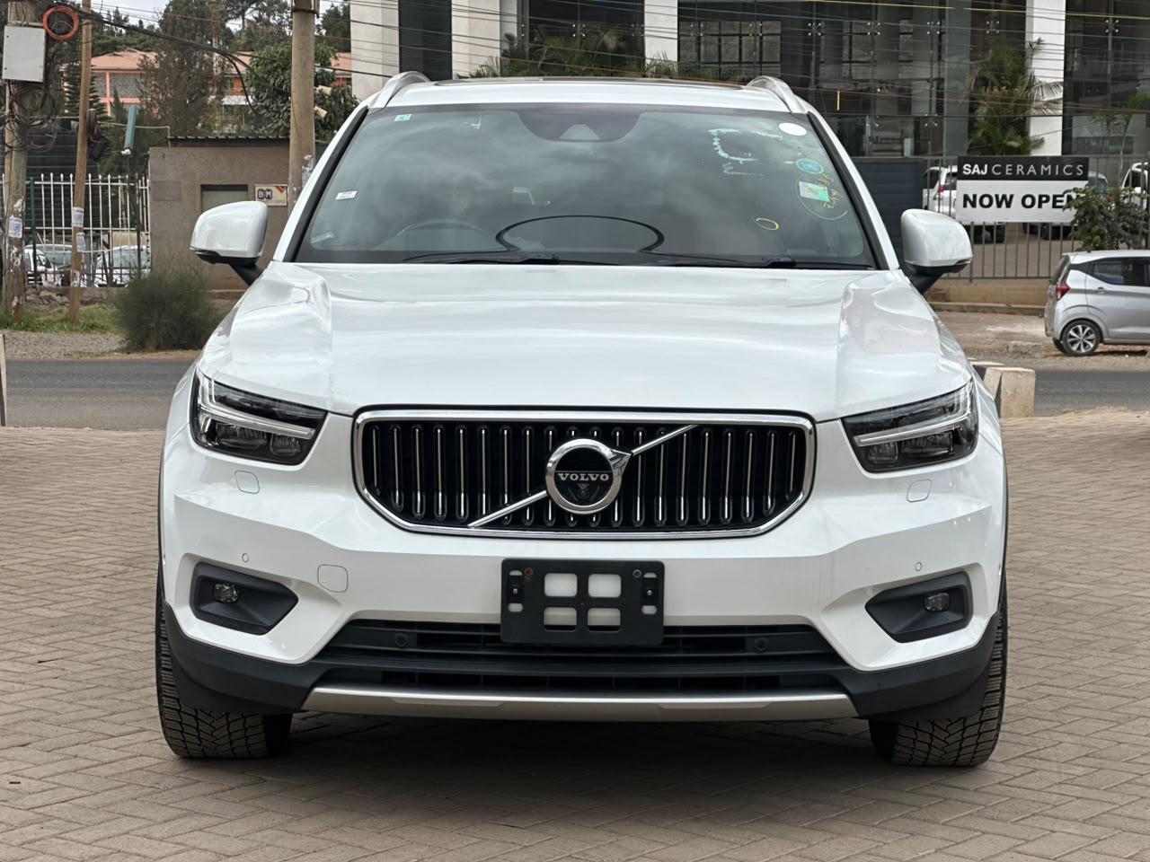 2019 Volvo XC40 T4 Inscription - view 3
