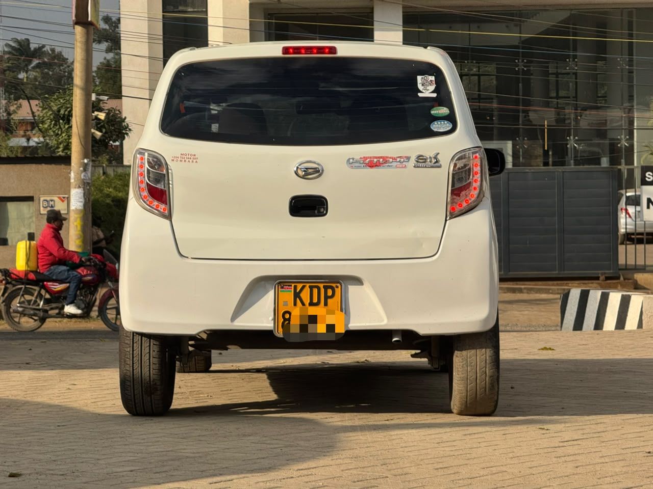 2016 Daihatsu Mira thumbnail 5