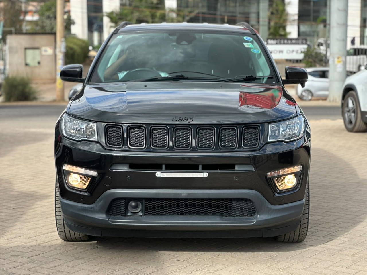 2019 Jeep Compass - view 3