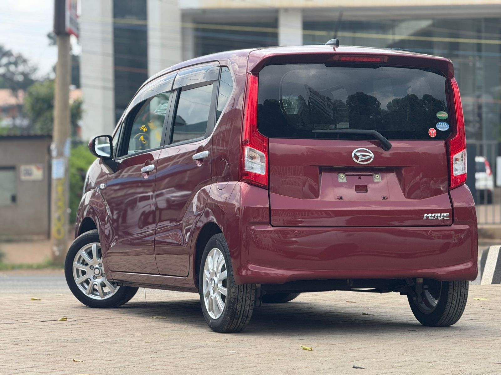 2019 Daihatsu Move - view 3