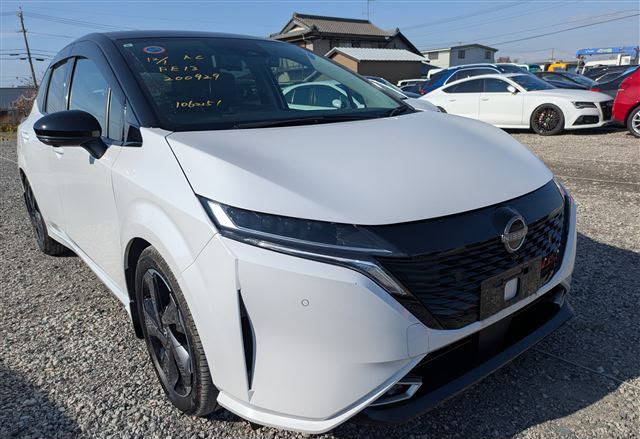 2021 Nissan Note Aura e-POWER - view 2