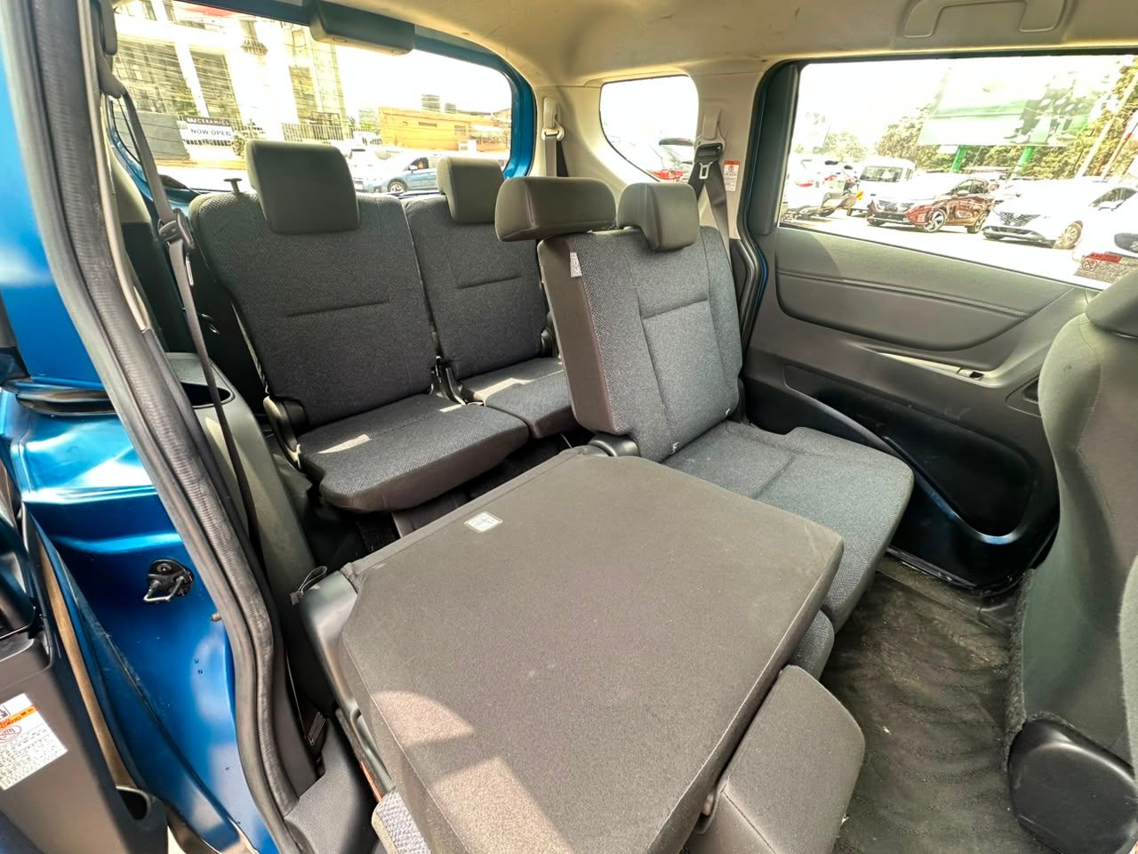 2018 Toyota Sienta Non Hybrid thumbnail 12