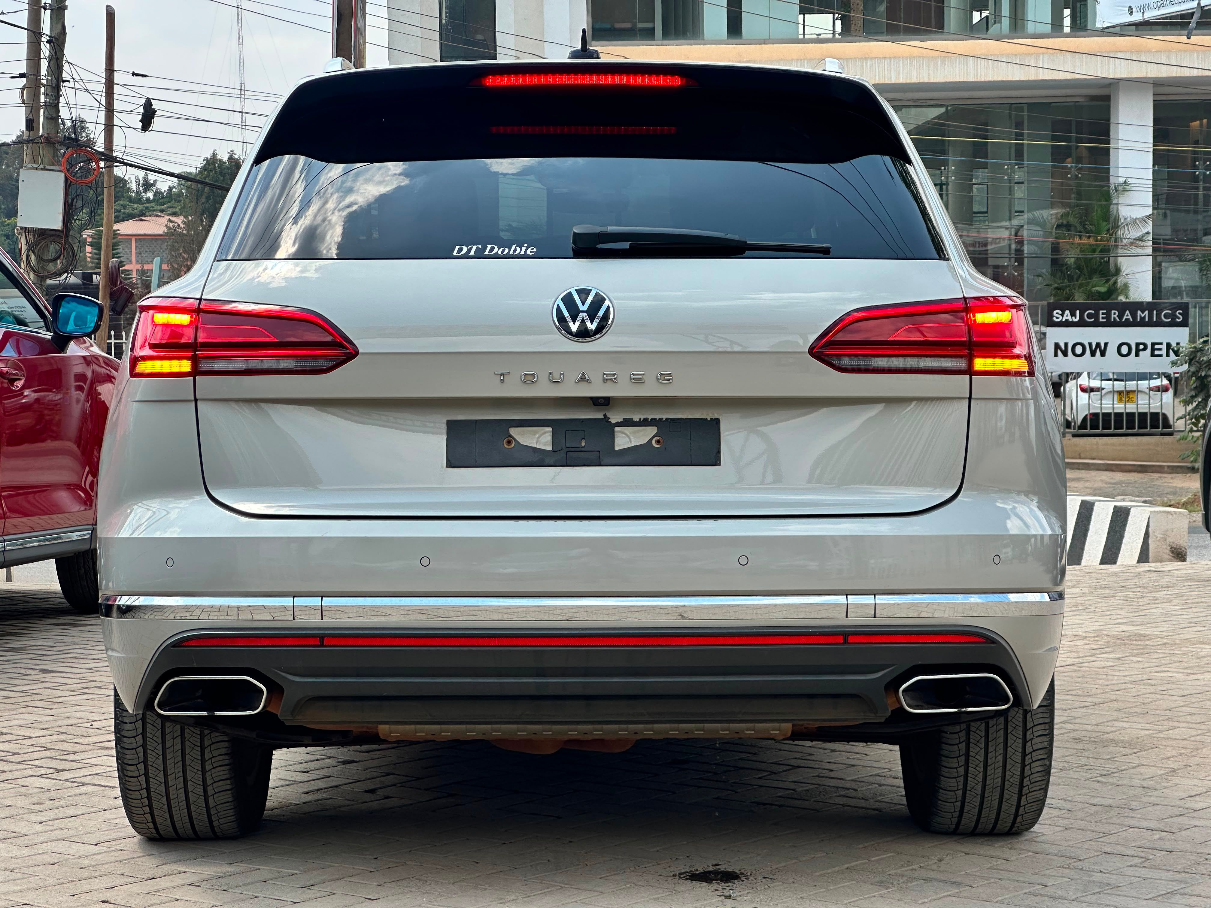 2021 Volkswagen Toureg thumbnail 6