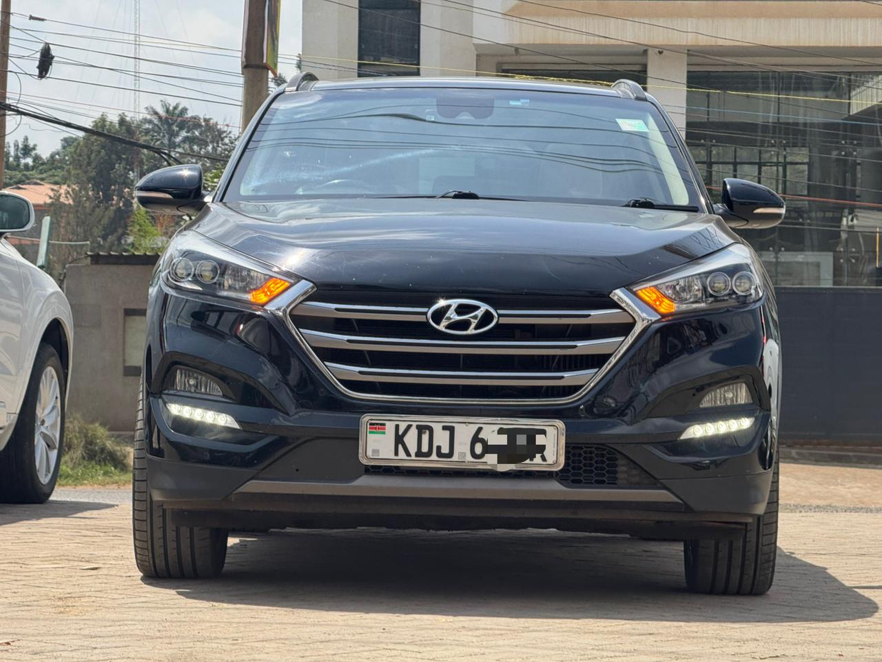 2016 Hyundai Tucson thumbnail 3