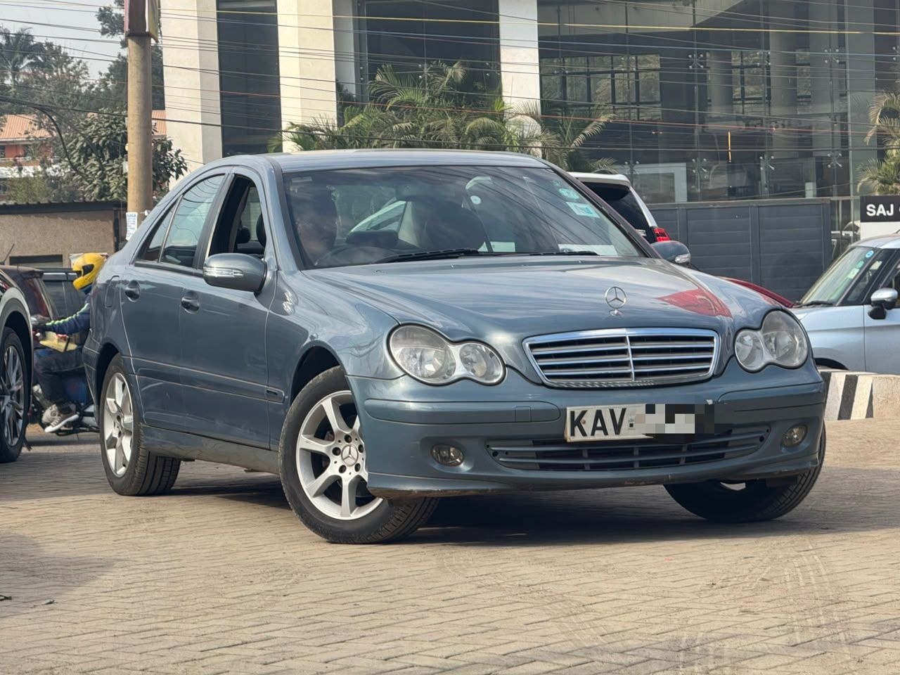 2006 Mercedes C200 - view 2