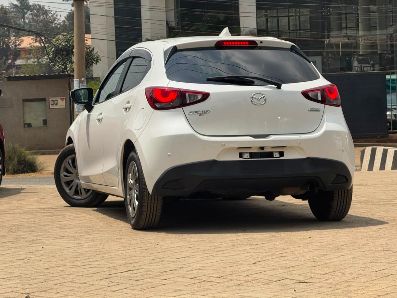2019 Mazda Demio thumbnail 4