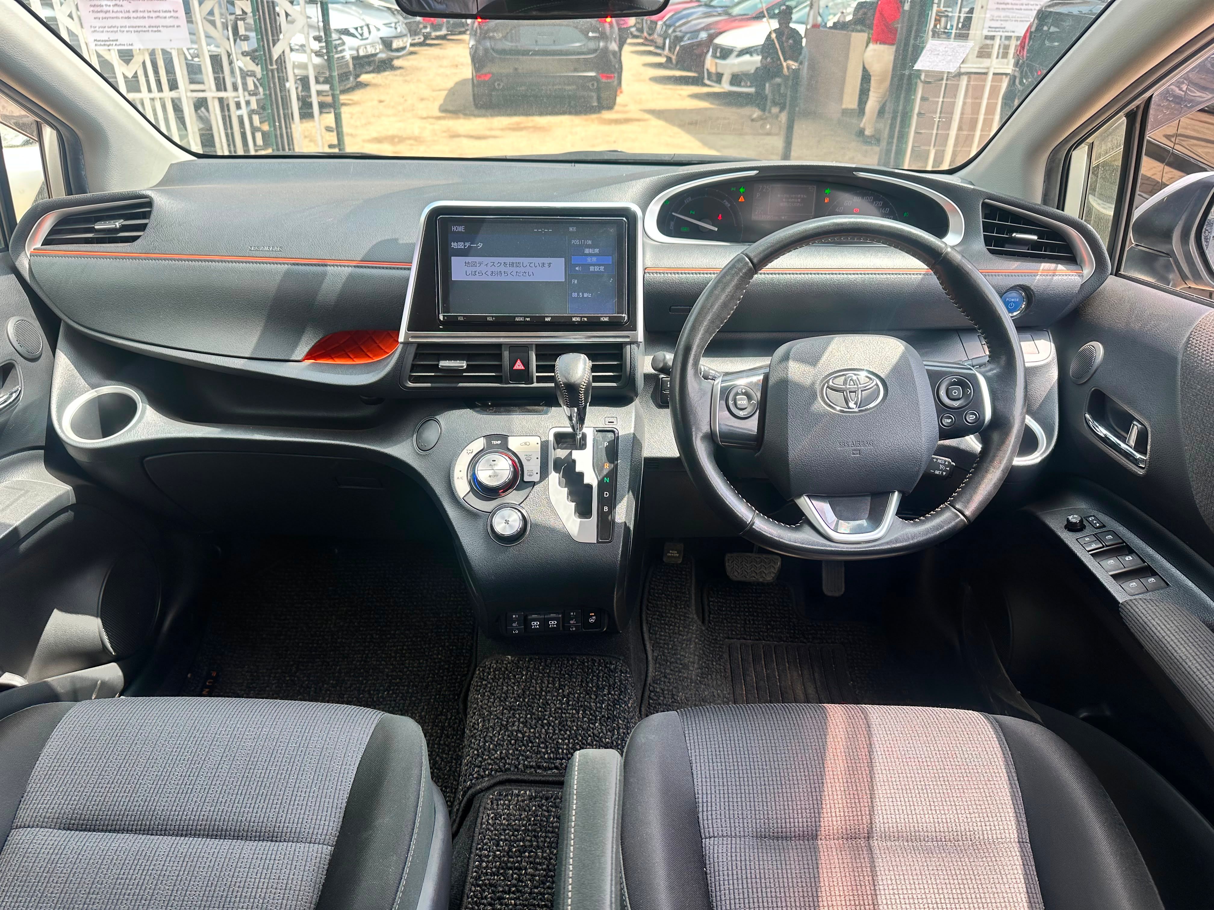 2019 Toyota Sienta thumbnail 8