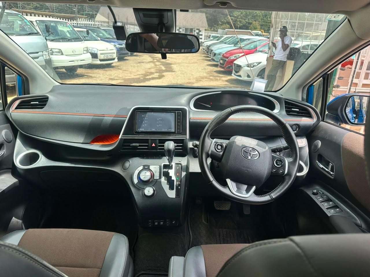 2020 Toyota Sienta  thumbnail 9