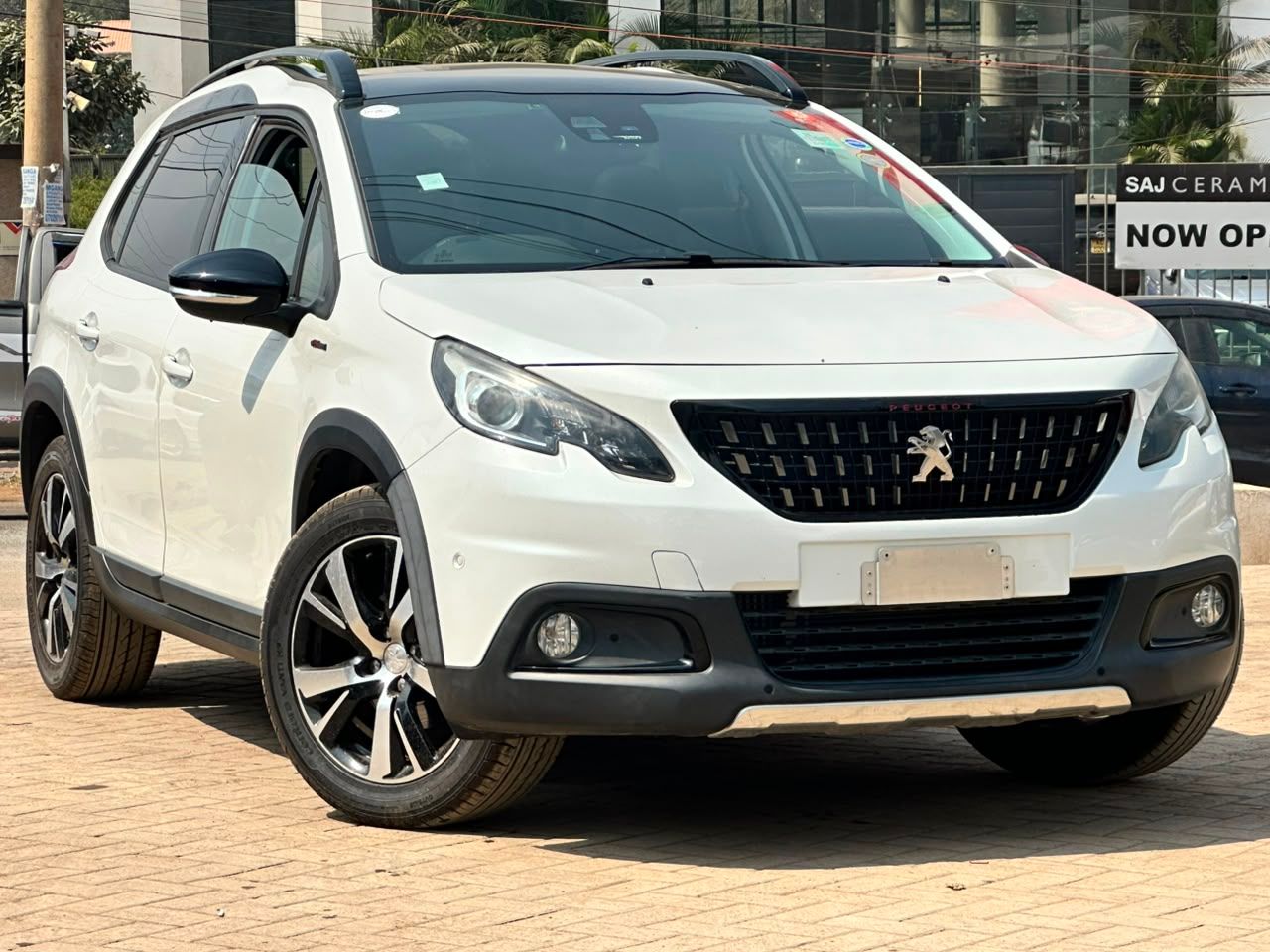 2019 Peugeot 2008 thumbnail 2