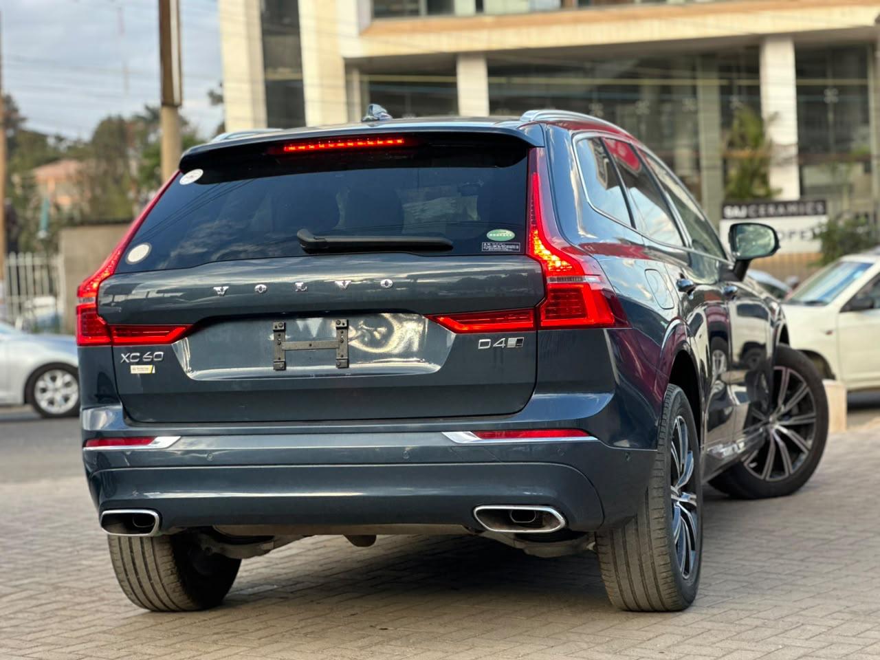 2020 Volvo XC60 D4 INSCRIPTION thumbnail 5