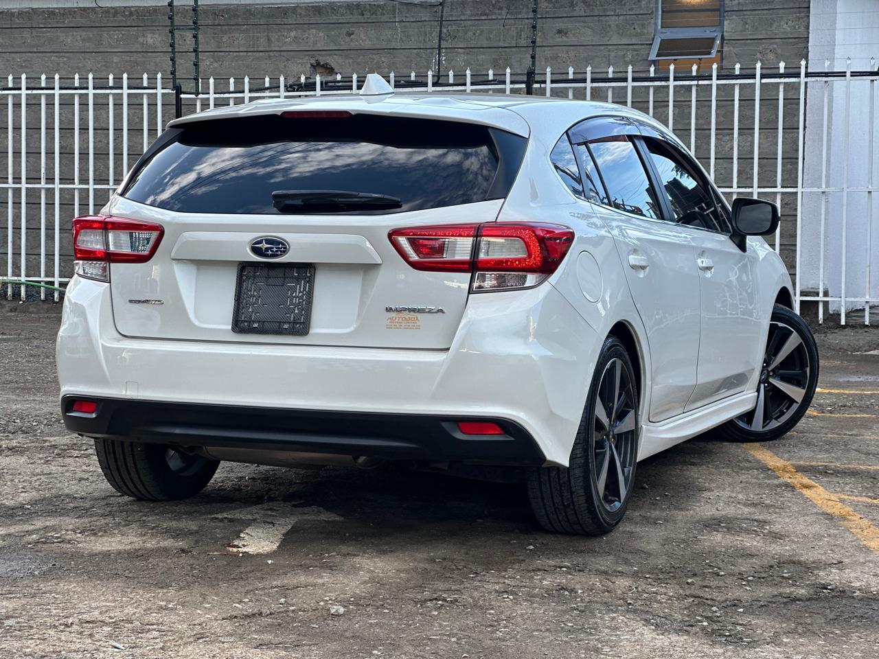 2016 Subaru Impreza thumbnail 6