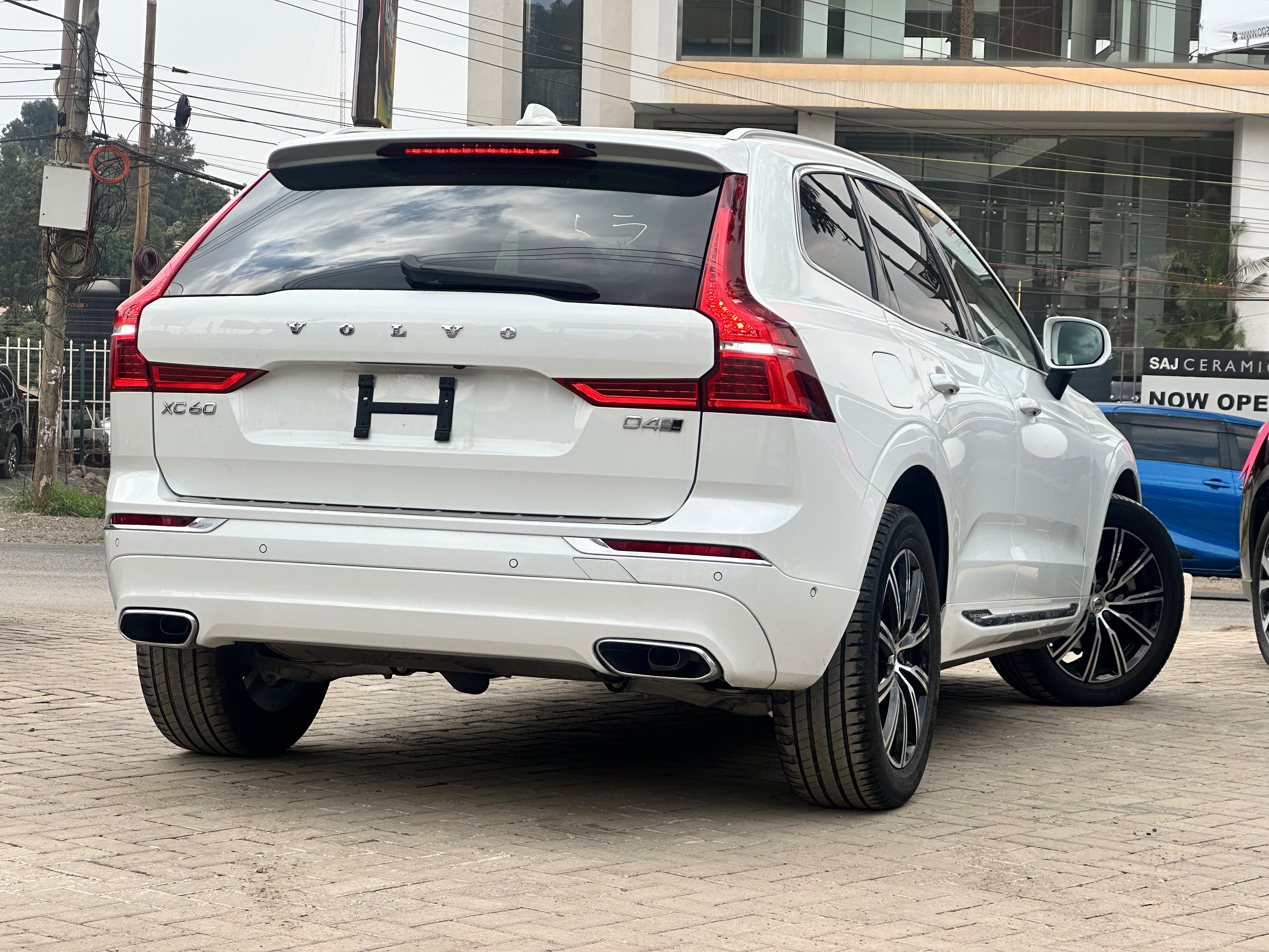 2020 Volvo XC60 D4 inscription thumbnail 4