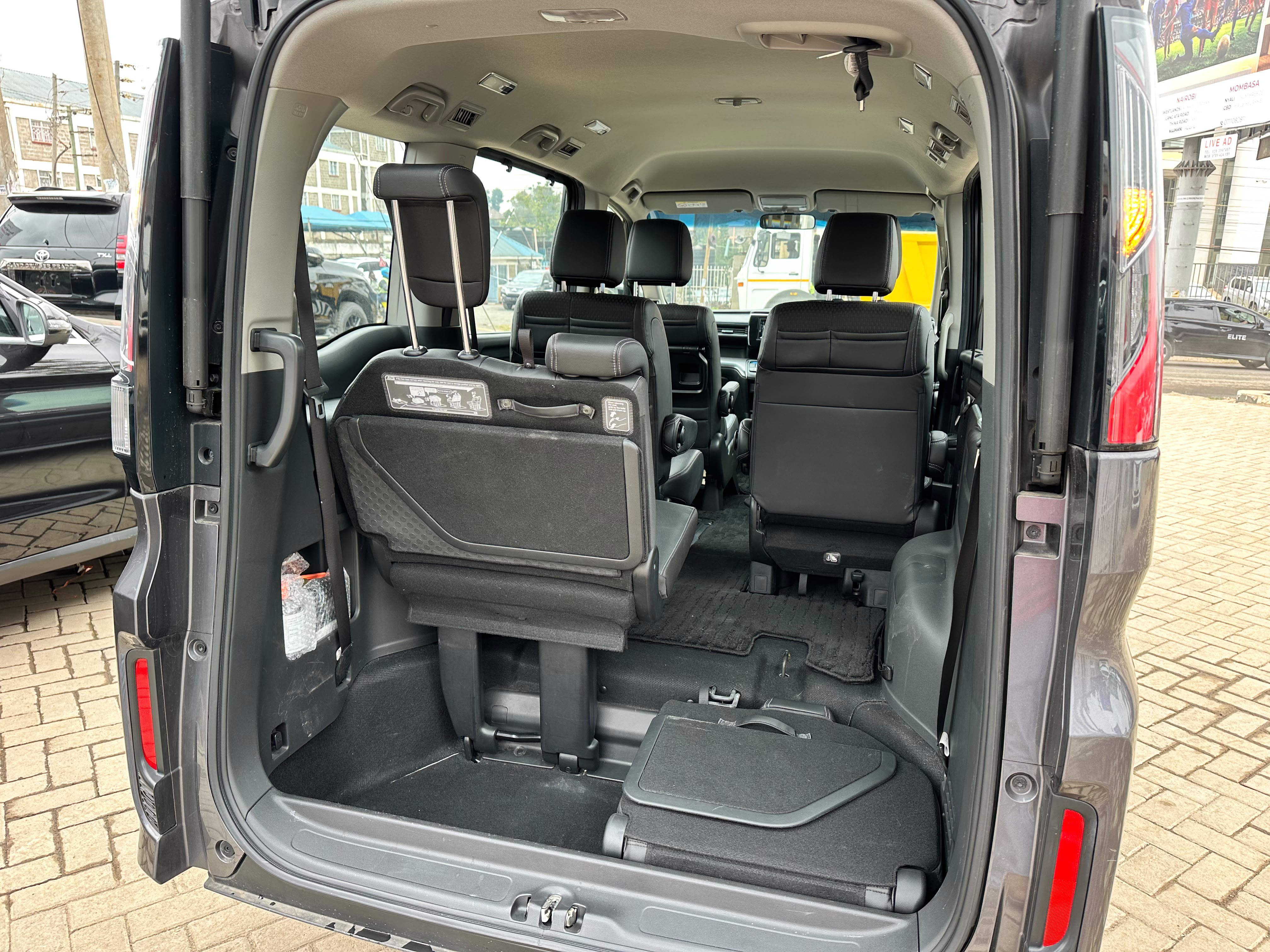 2019 Honda Stepwagon thumbnail 8