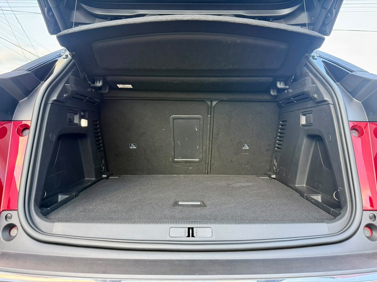 2019 Peugeot 3008 GT thumbnail 12