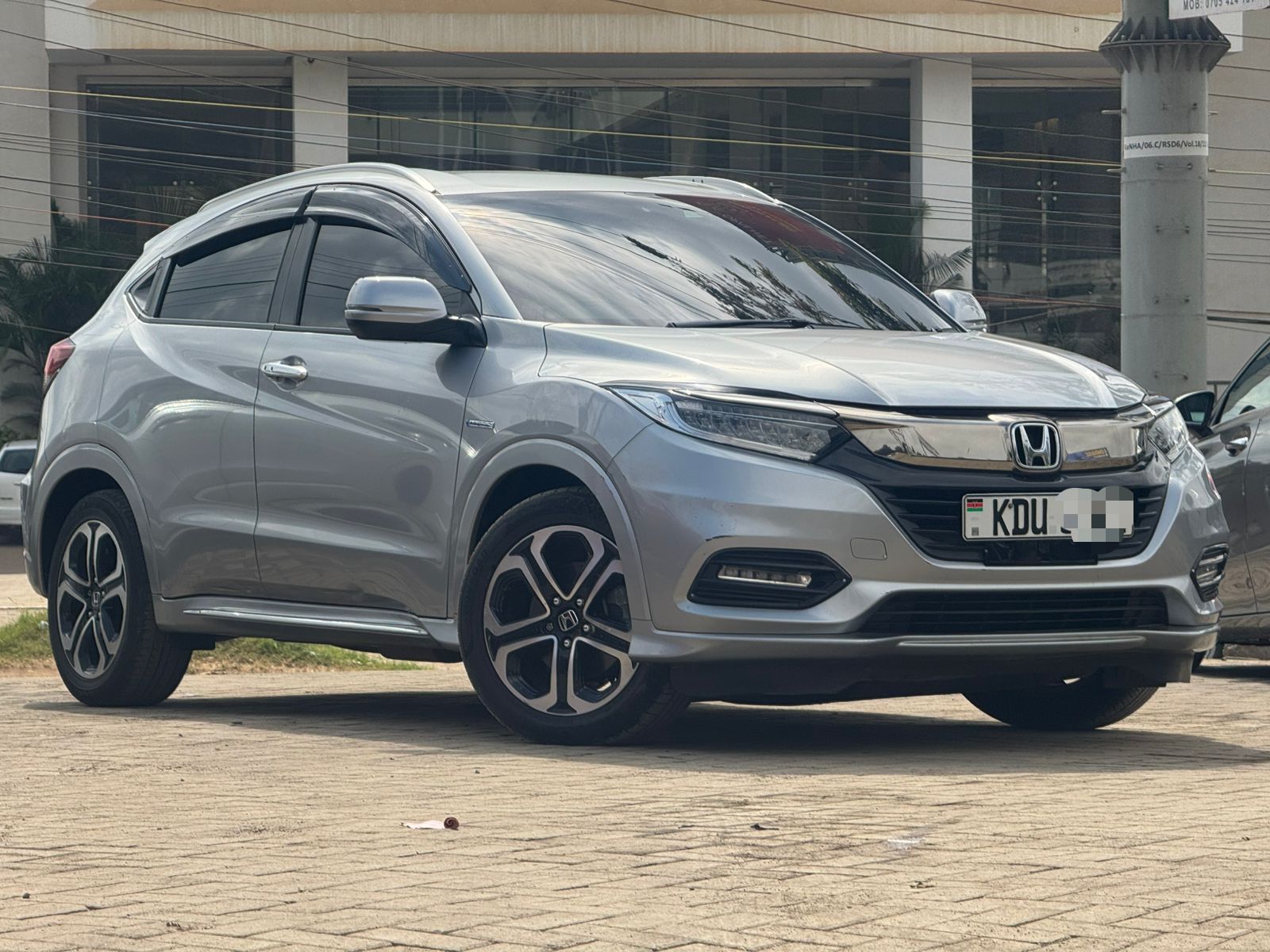 2018 Honda Vezel Hybrid thumbnail 2