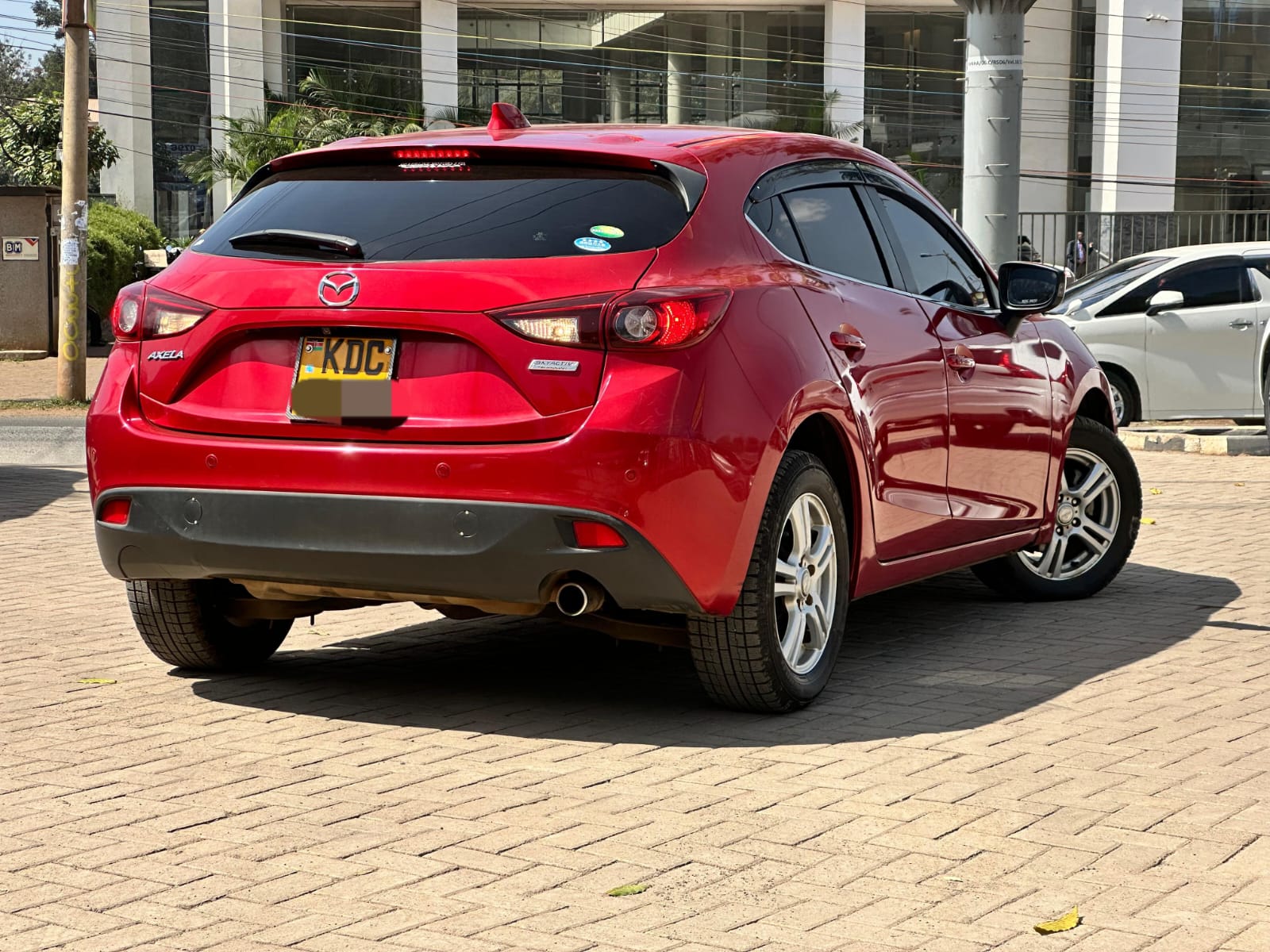 2014 Mazda Axela thumbnail 5