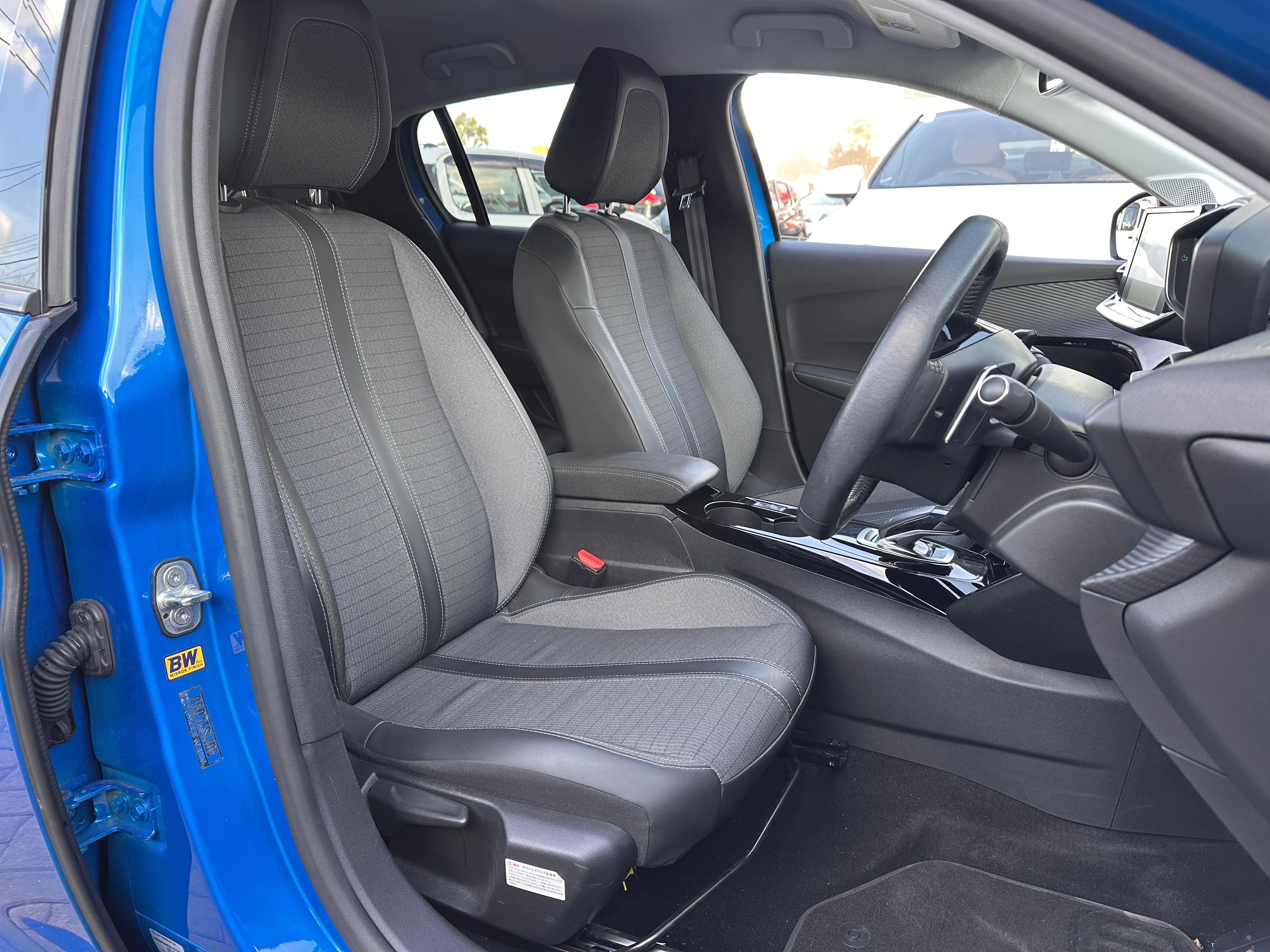 2020 Peugeot 208 thumbnail 7