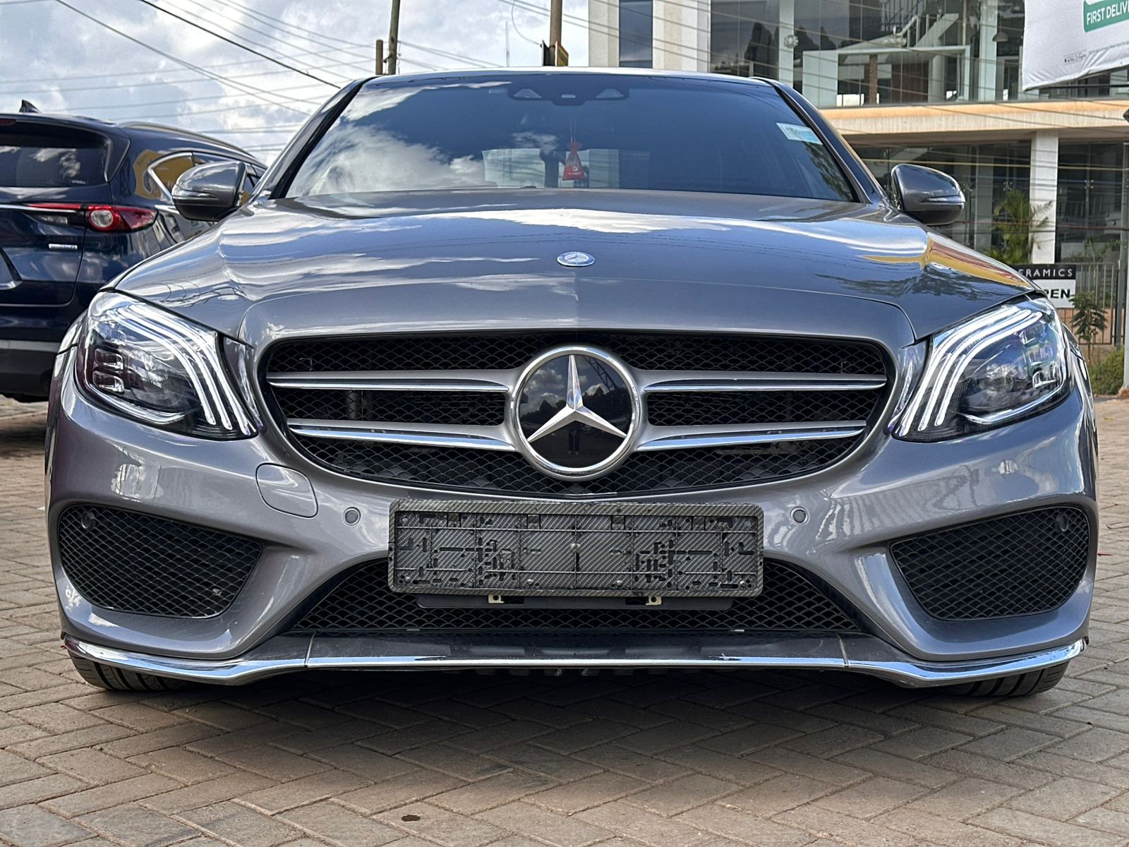 2018 Mercedes C200 thumbnail 3