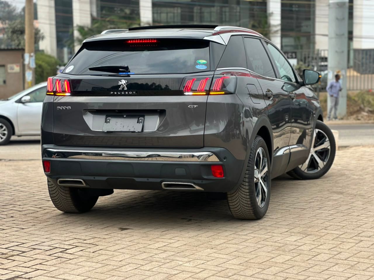 2022 Peugeot 3008 GT thumbnail 5