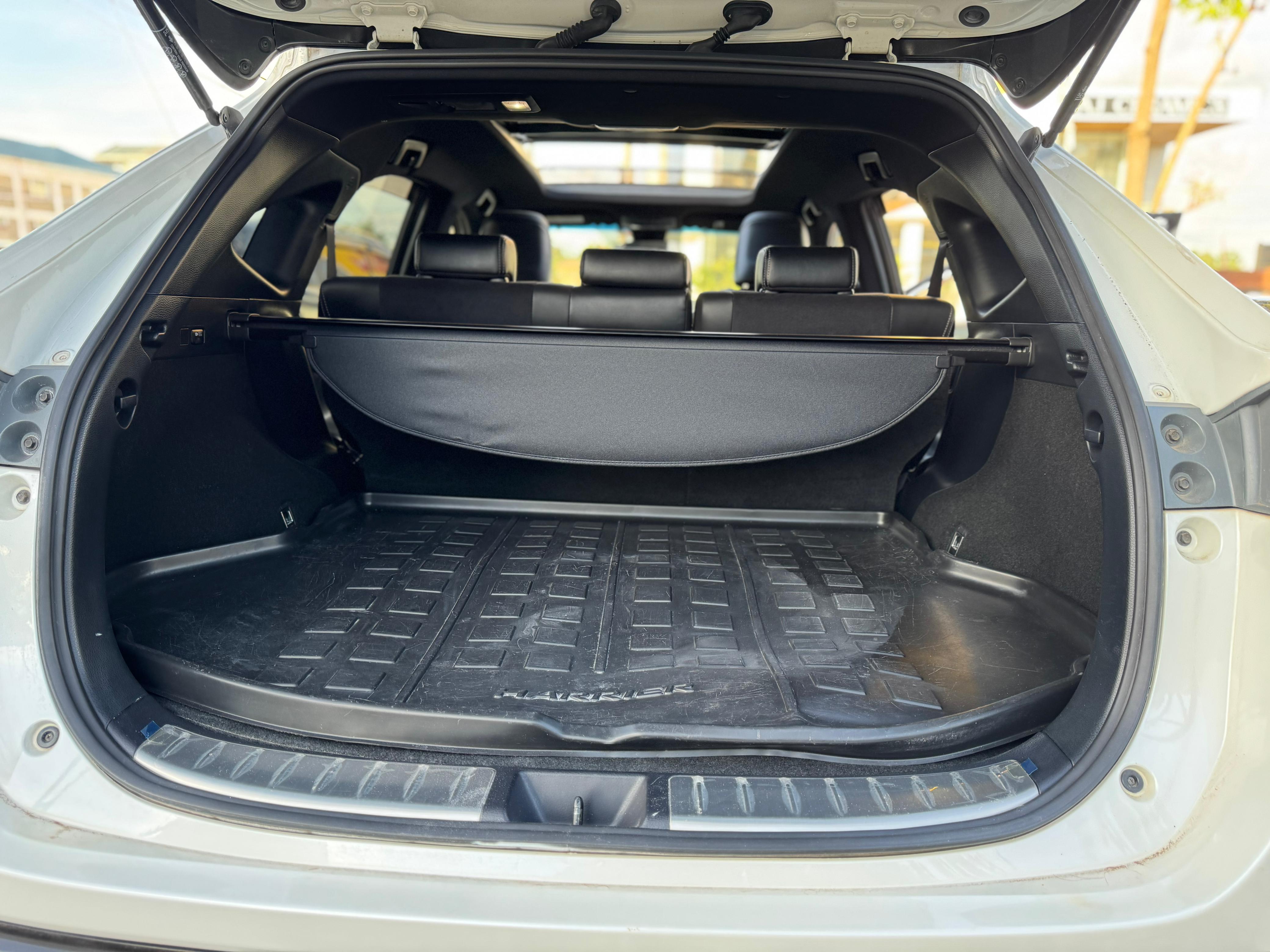 2019 Toyota Harrier thumbnail 9