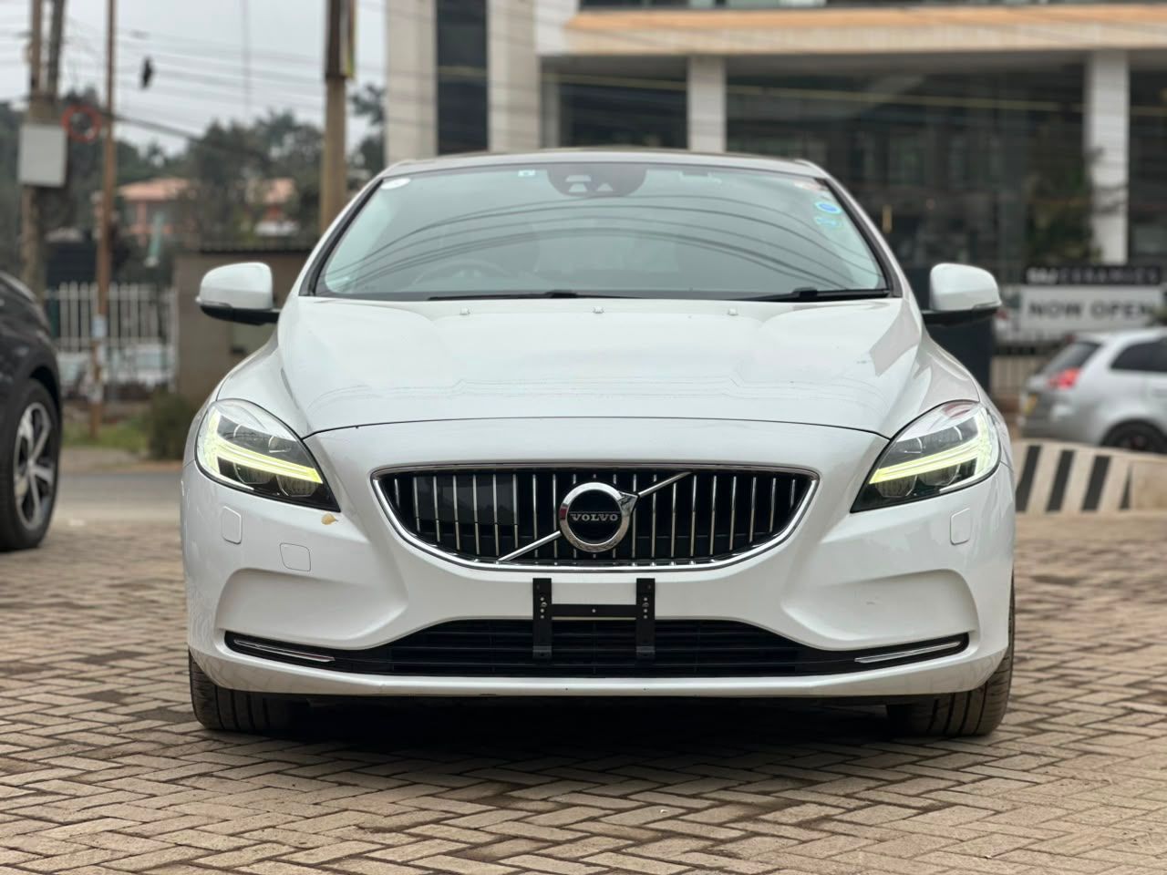 2019 Volvo V40 T3 Cross Country  - view 3