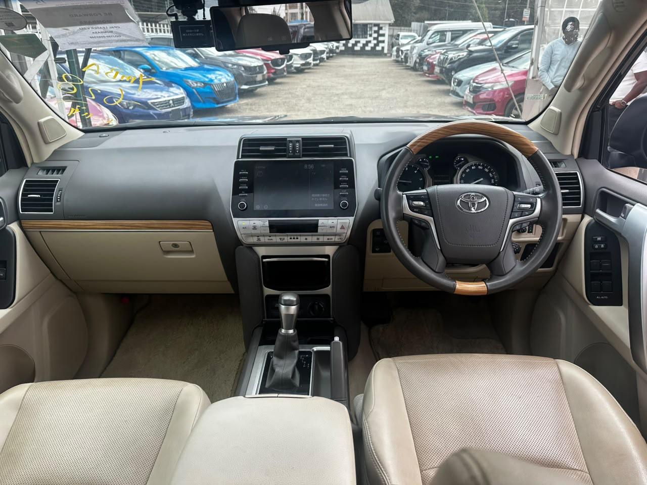 2019 Toyota Landcruiser  TX  thumbnail 8