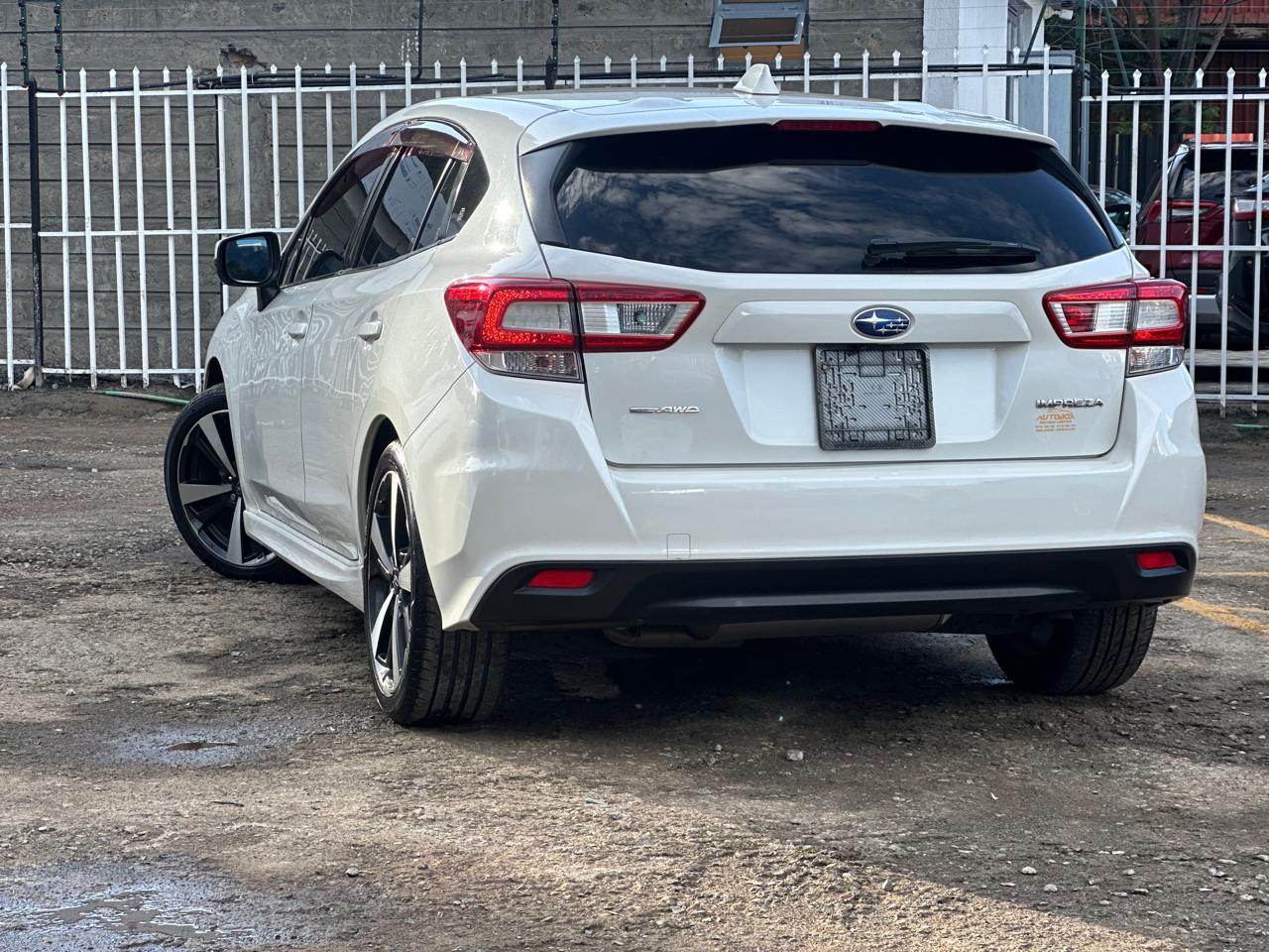 2016 Subaru Impreza thumbnail 5