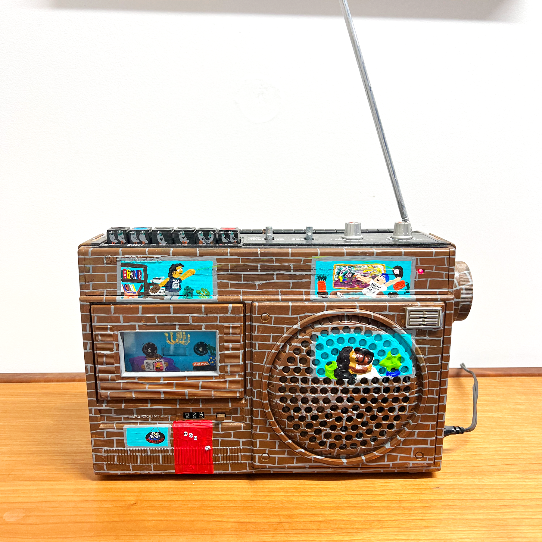 Em Aull, Untitled ( Boombox )