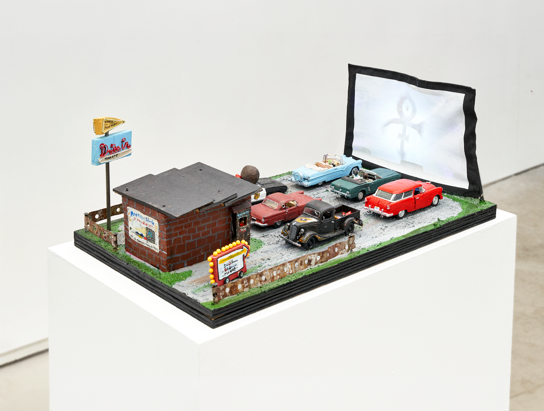 Em Aull, Pictures That Move Freely Drive In Theatre