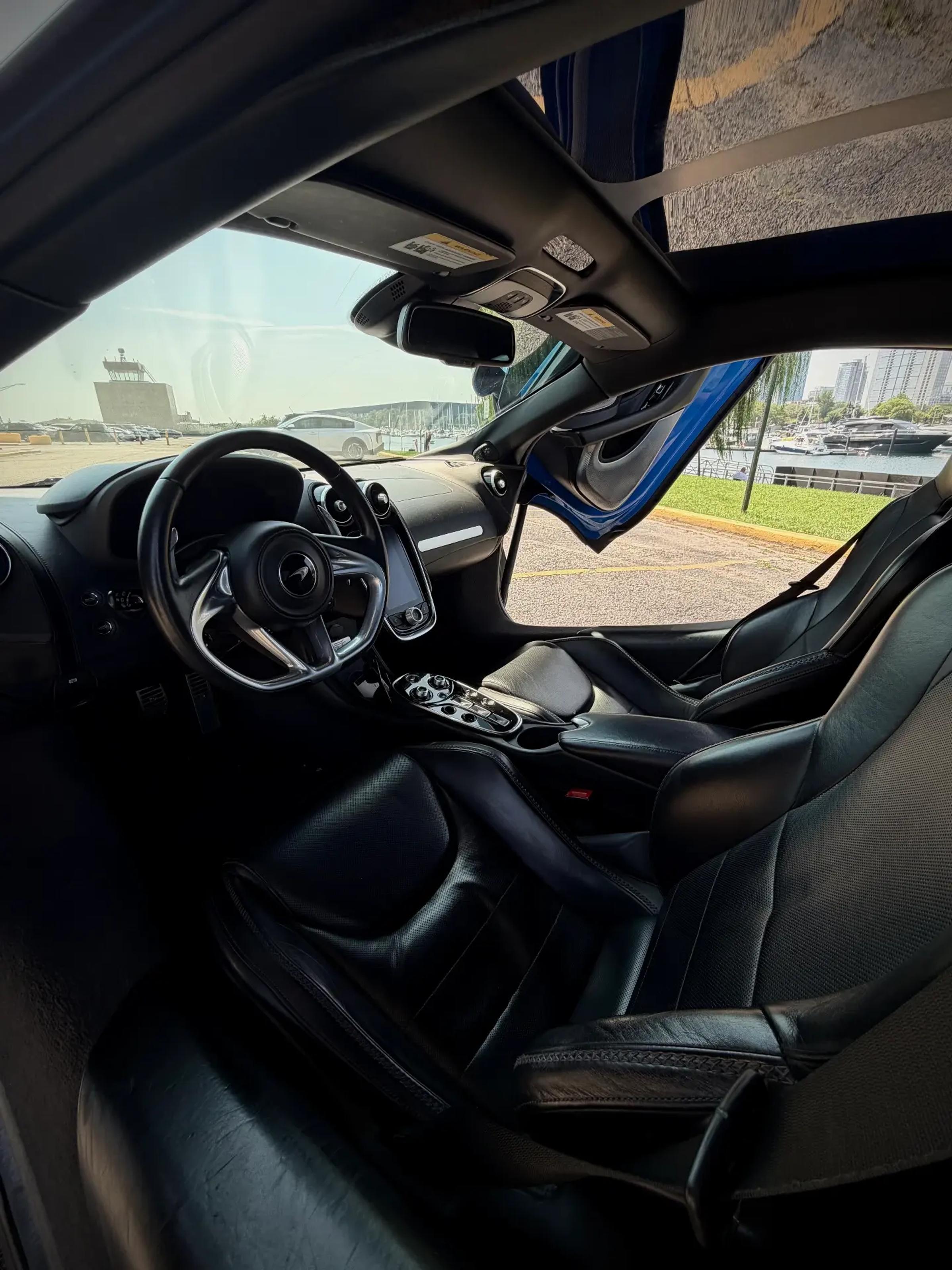 McLaren GT