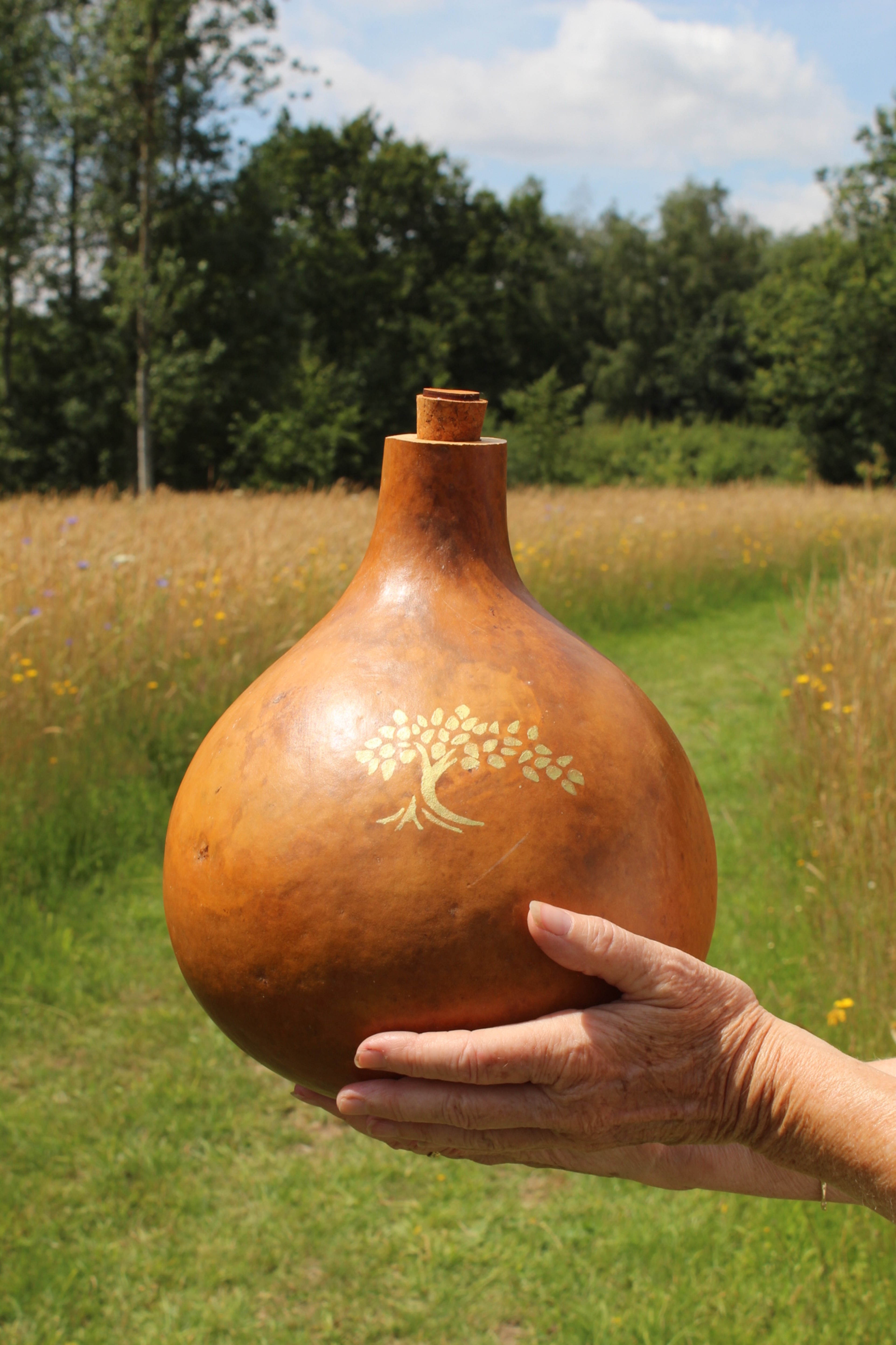 natural biodegradable urn for ashes