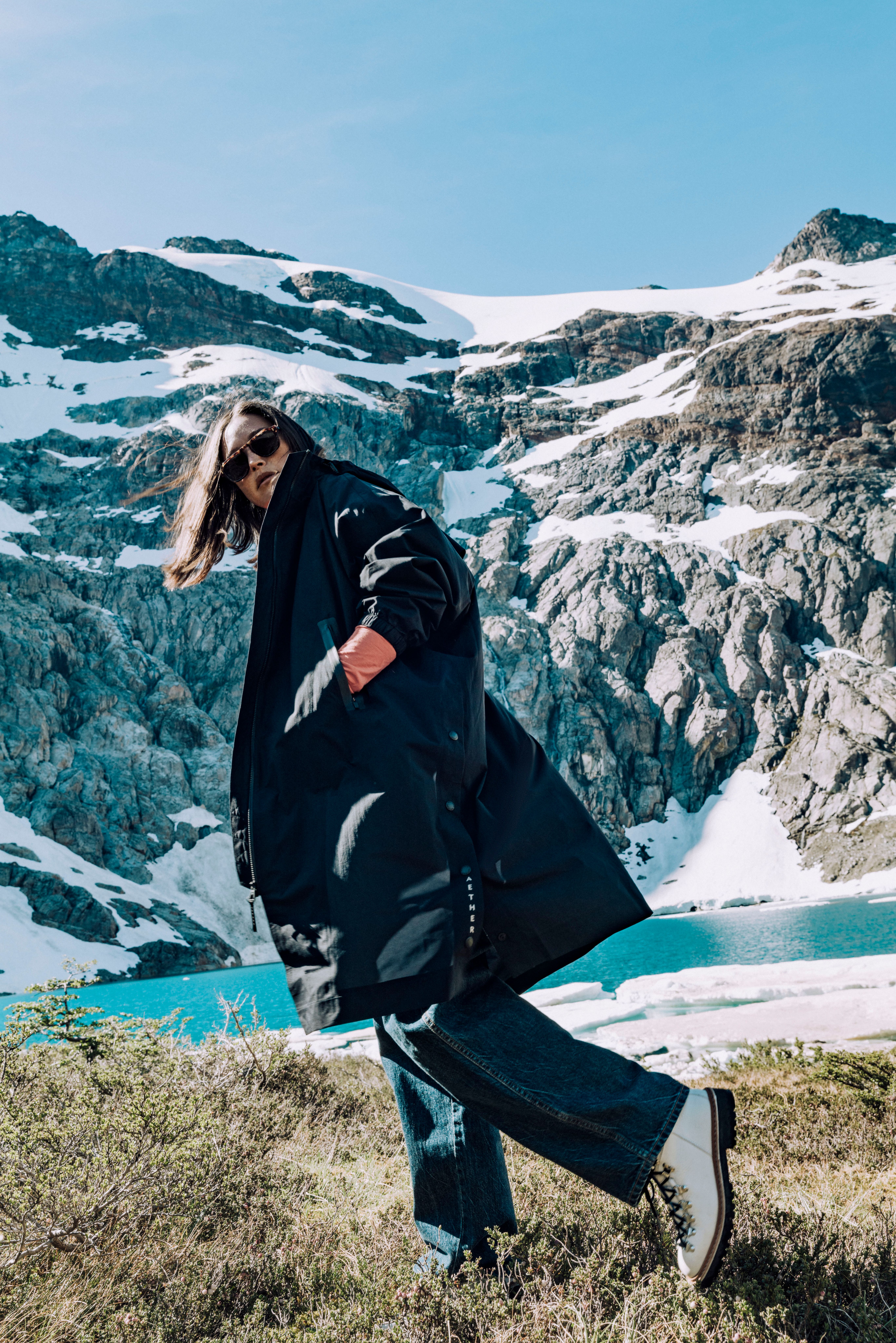 Kite Packable Rain Poncho - Onyx Black