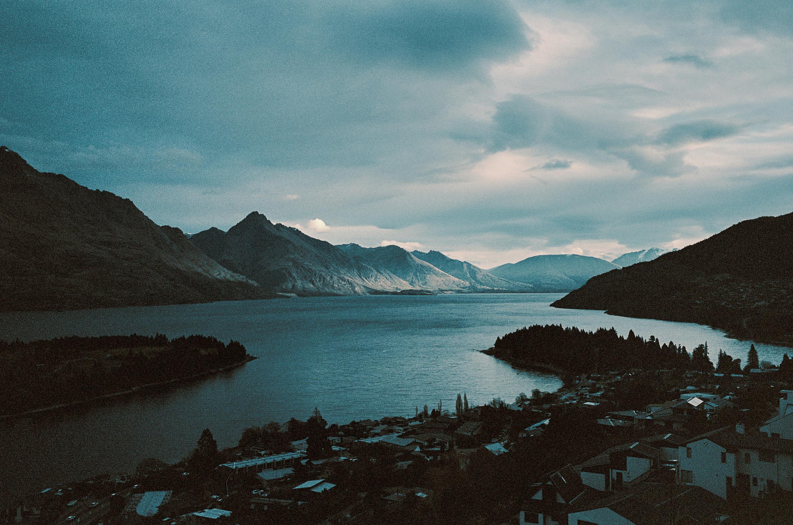 Mountain and lake view of New Zealand. 