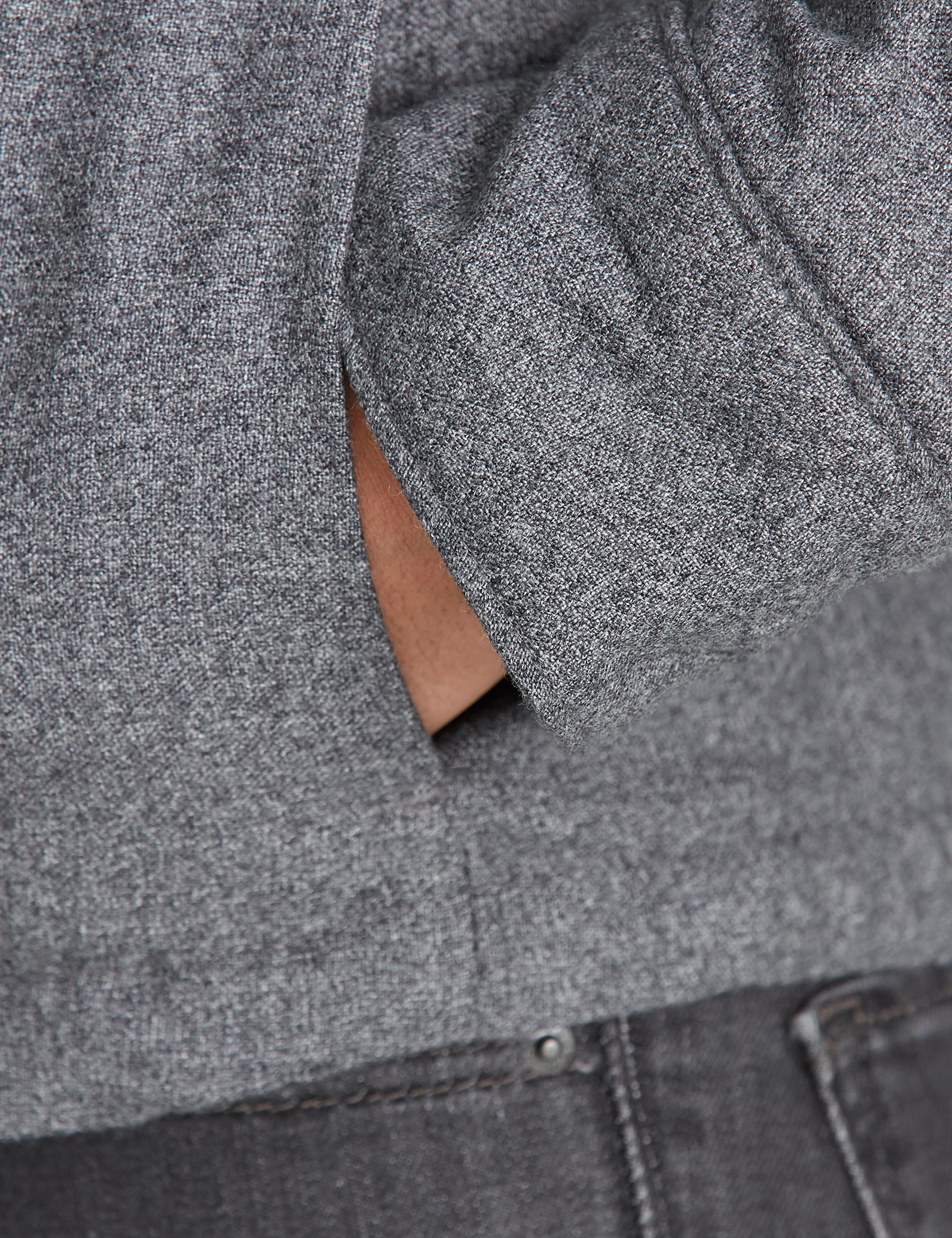 Detail of W Traction Insulated Shirt